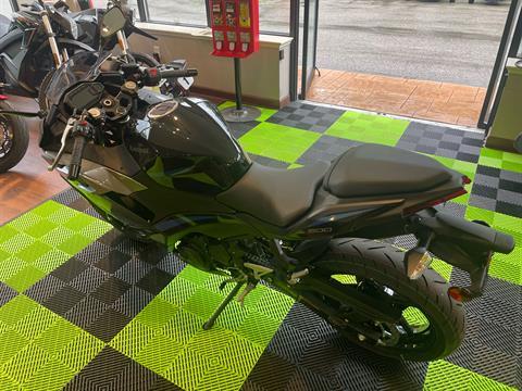2025 Kawasaki Ninja 500 ABS in Tyngsboro, Massachusetts - Photo 10