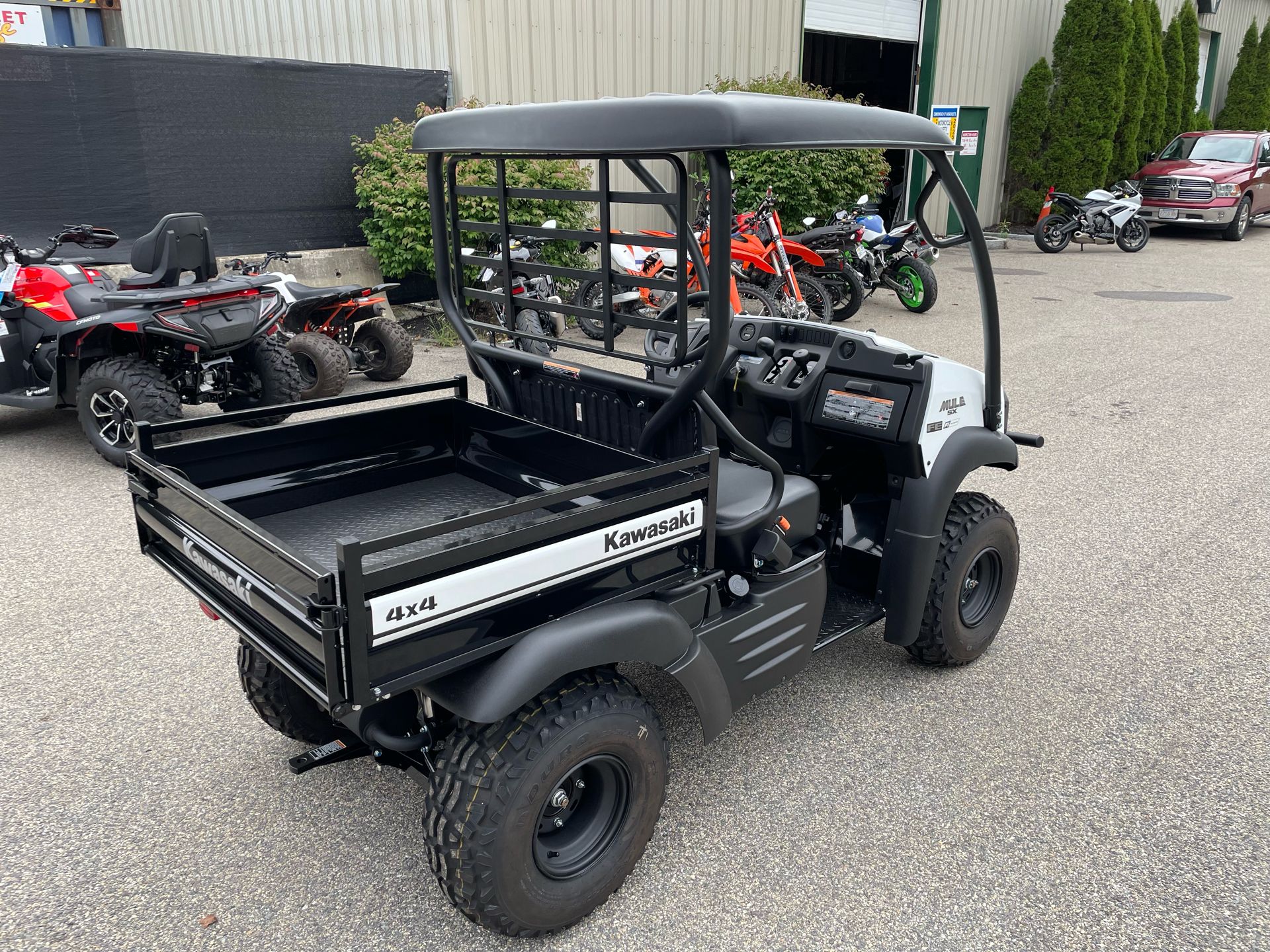2025 Kawasaki MULE SX 4x4 FE in Tyngsboro, Massachusetts - Photo 7
