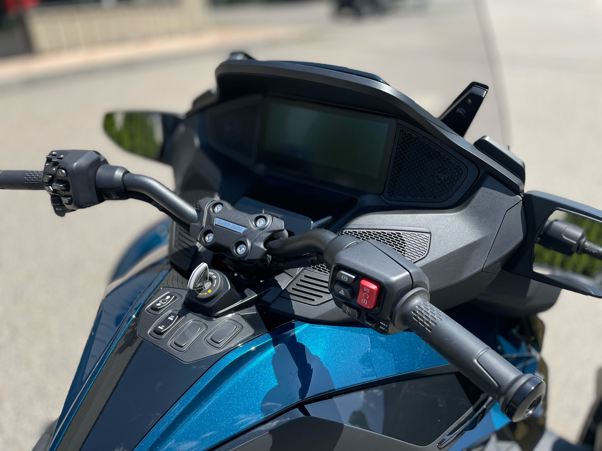 2024 Can-Am Spyder RT in Tyngsboro, Massachusetts - Photo 13