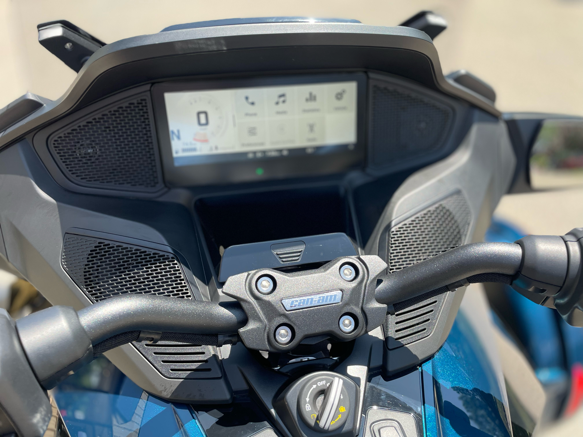 2024 Can-Am Spyder RT in Tyngsboro, Massachusetts - Photo 15