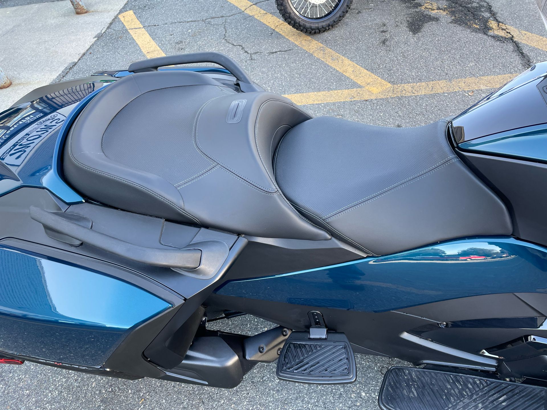 2024 Can-Am Spyder RT in Tyngsboro, Massachusetts - Photo 9