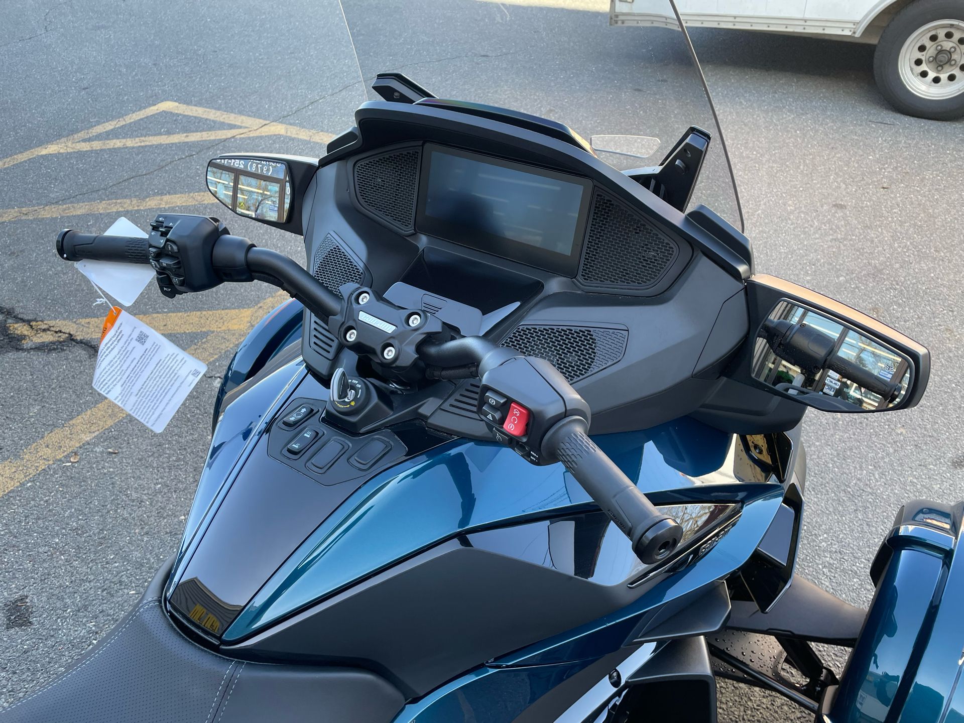 2024 Can-Am Spyder RT in Tyngsboro, Massachusetts - Photo 12