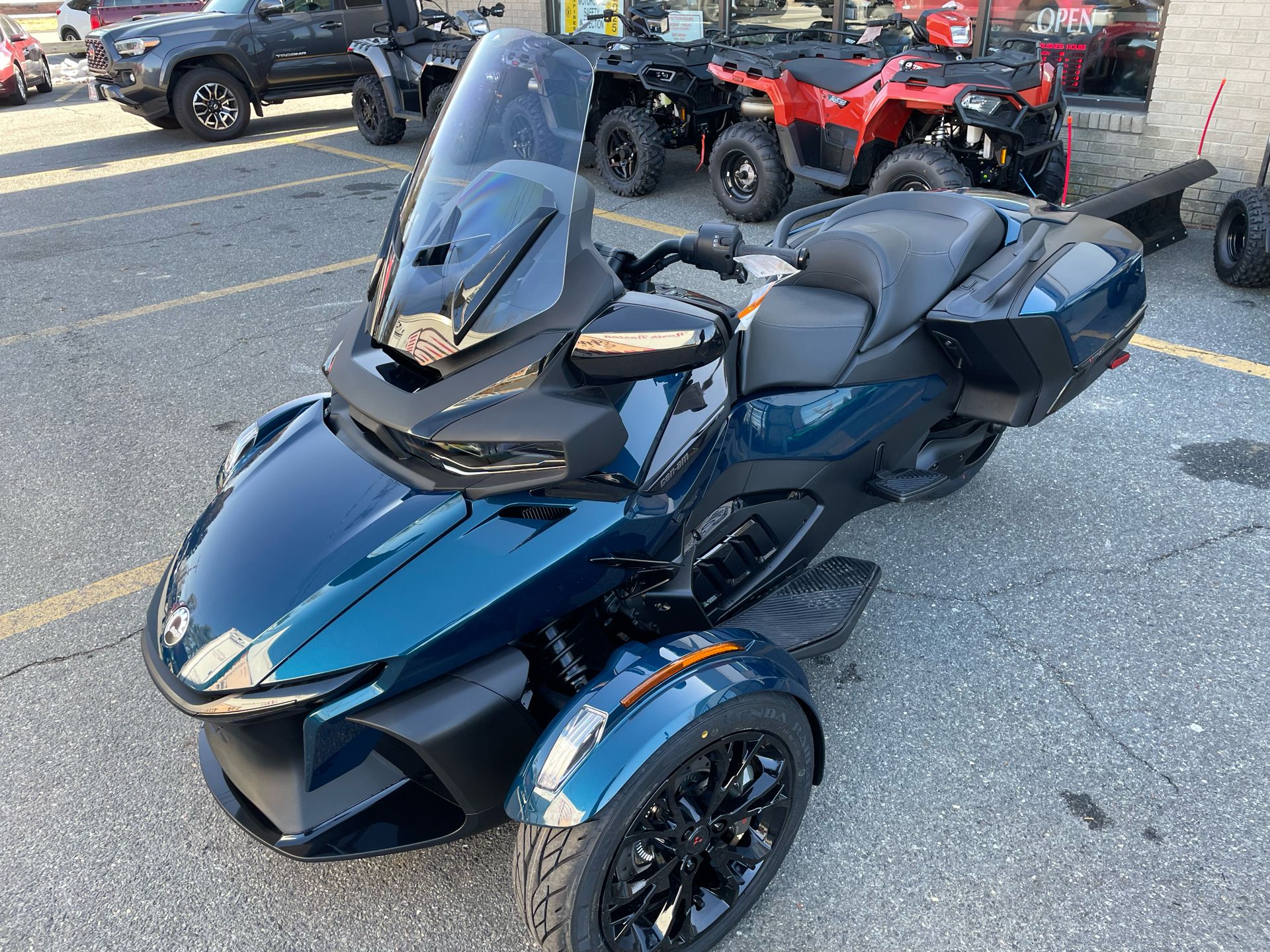 2024 Can-Am Spyder RT in Tyngsboro, Massachusetts - Photo 17