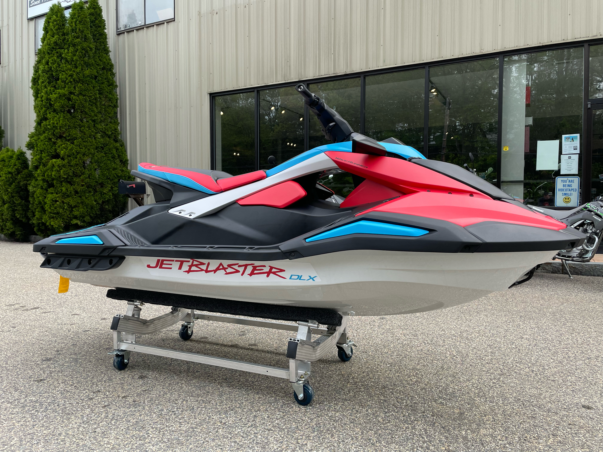 2025 Yamaha JetBlaster DLX 3-Up in Tyngsboro, Massachusetts - Photo 2