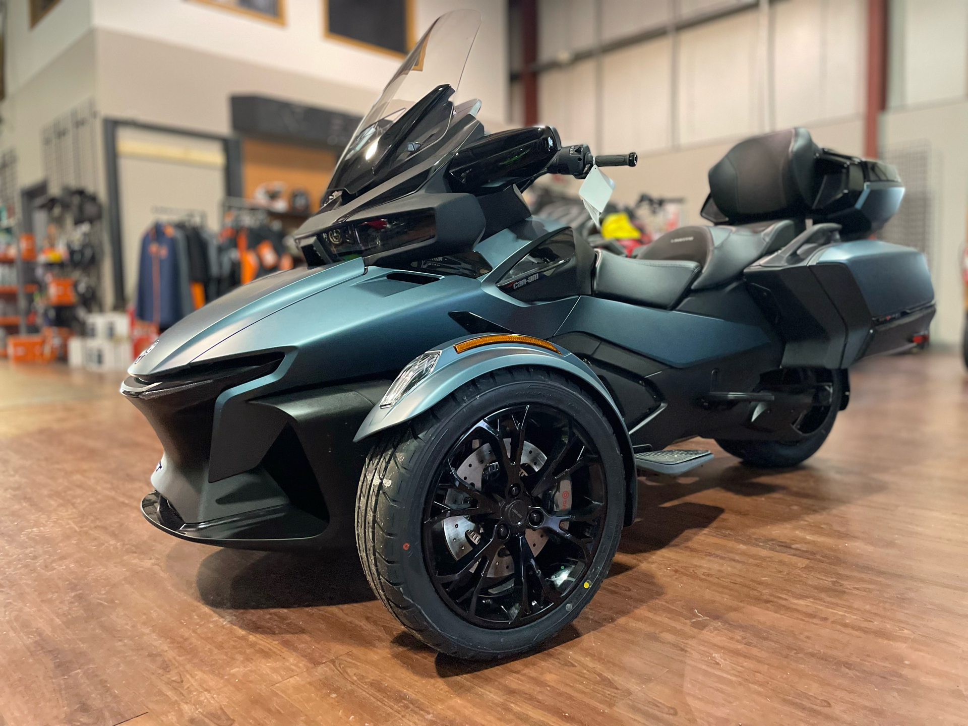 2025 Can-Am Spyder RT Limited in Tyngsboro, Massachusetts - Photo 2