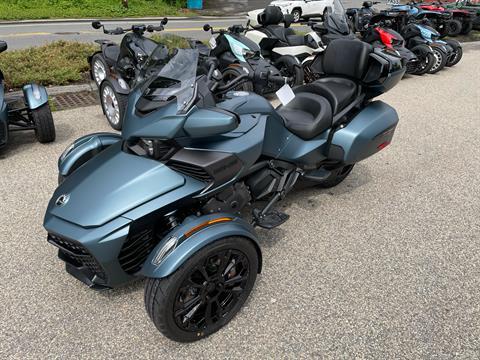 2025 Can-Am Spyder F3 Limited in Tyngsboro, Massachusetts - Photo 2