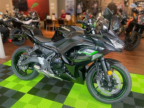 2025 Kawasaki Ninja 650 in Tyngsboro, Massachusetts - Photo 4