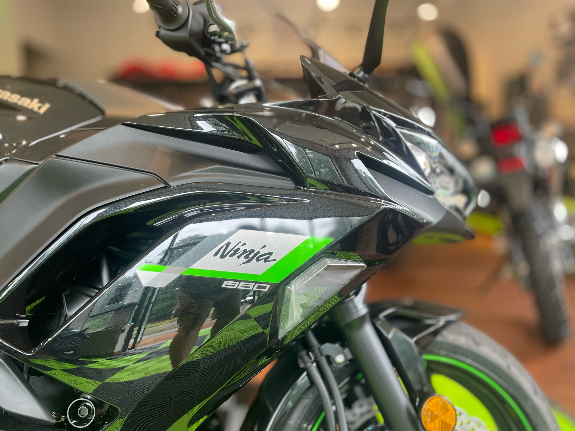 2025 Kawasaki Ninja 650 in Tyngsboro, Massachusetts - Photo 10