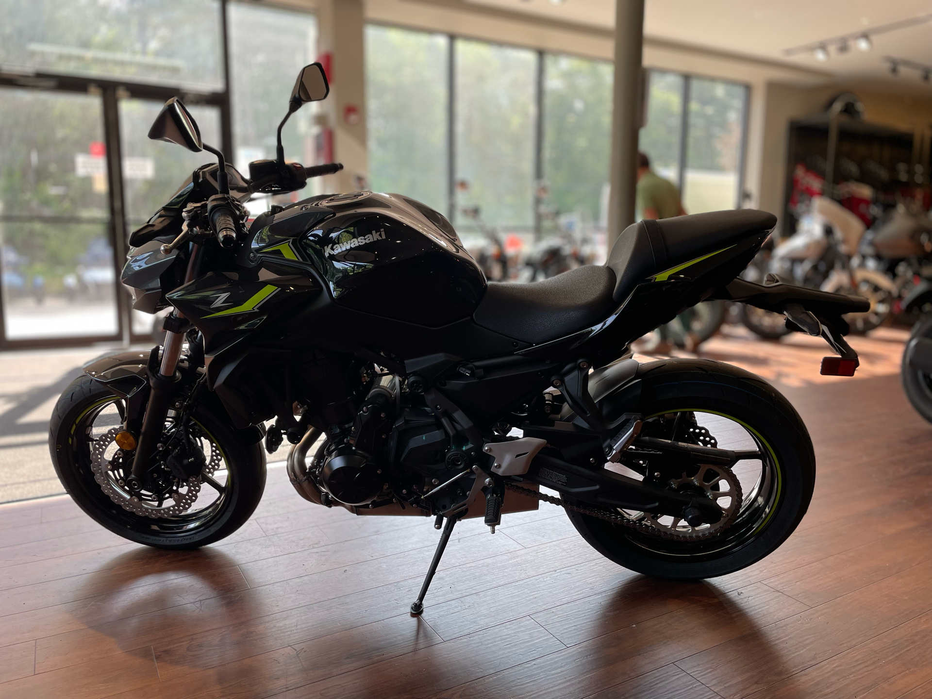 2024 Kawasaki Z650 in Tyngsboro, Massachusetts - Photo 7