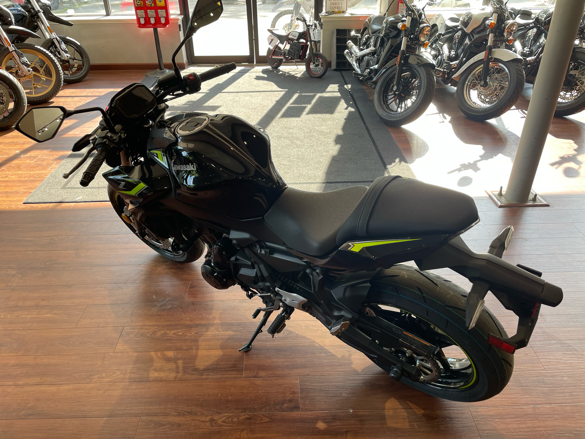 2024 Kawasaki Z650 in Tyngsboro, Massachusetts - Photo 9