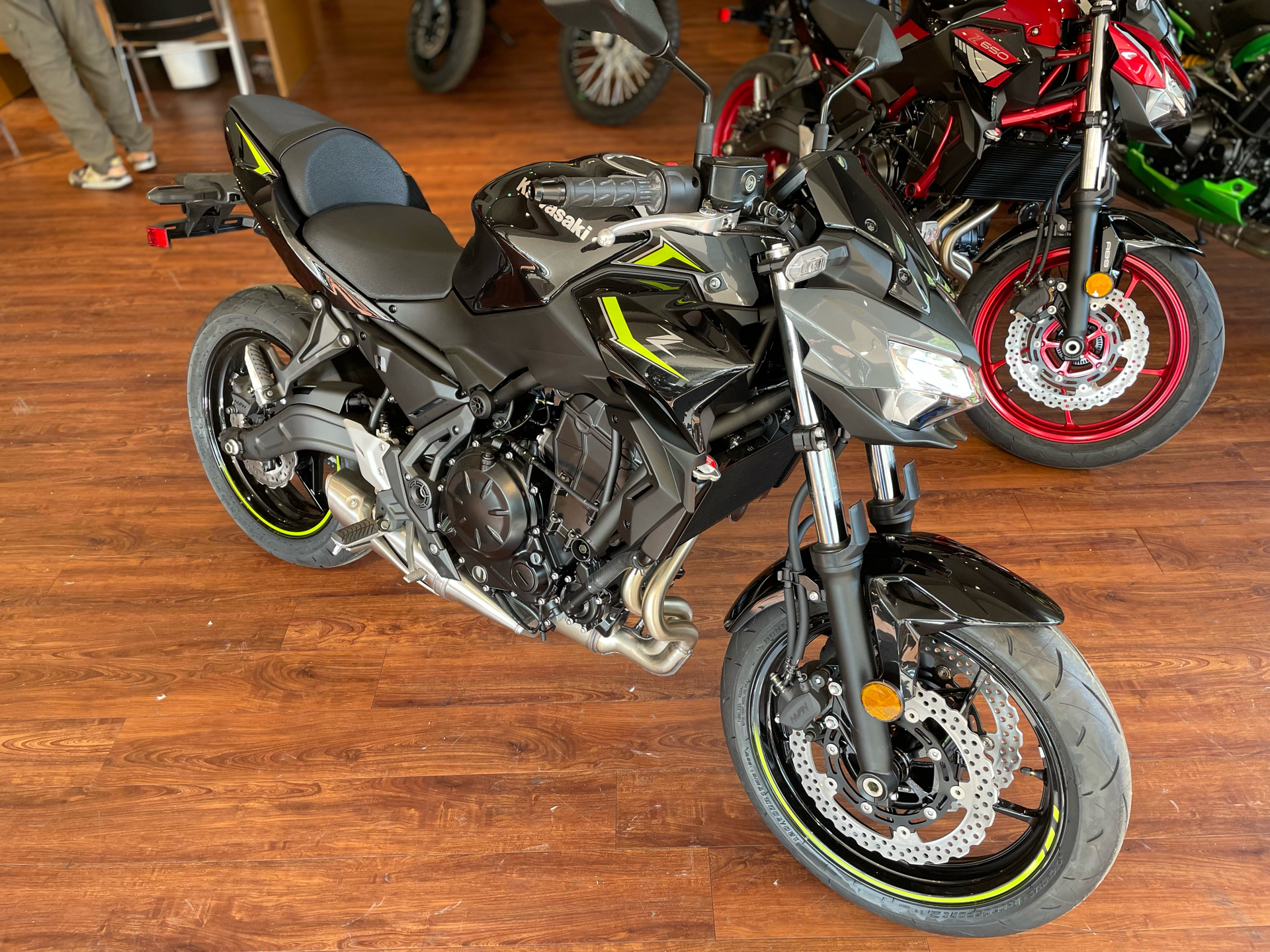 2024 Kawasaki Z650 in Tyngsboro, Massachusetts - Photo 12