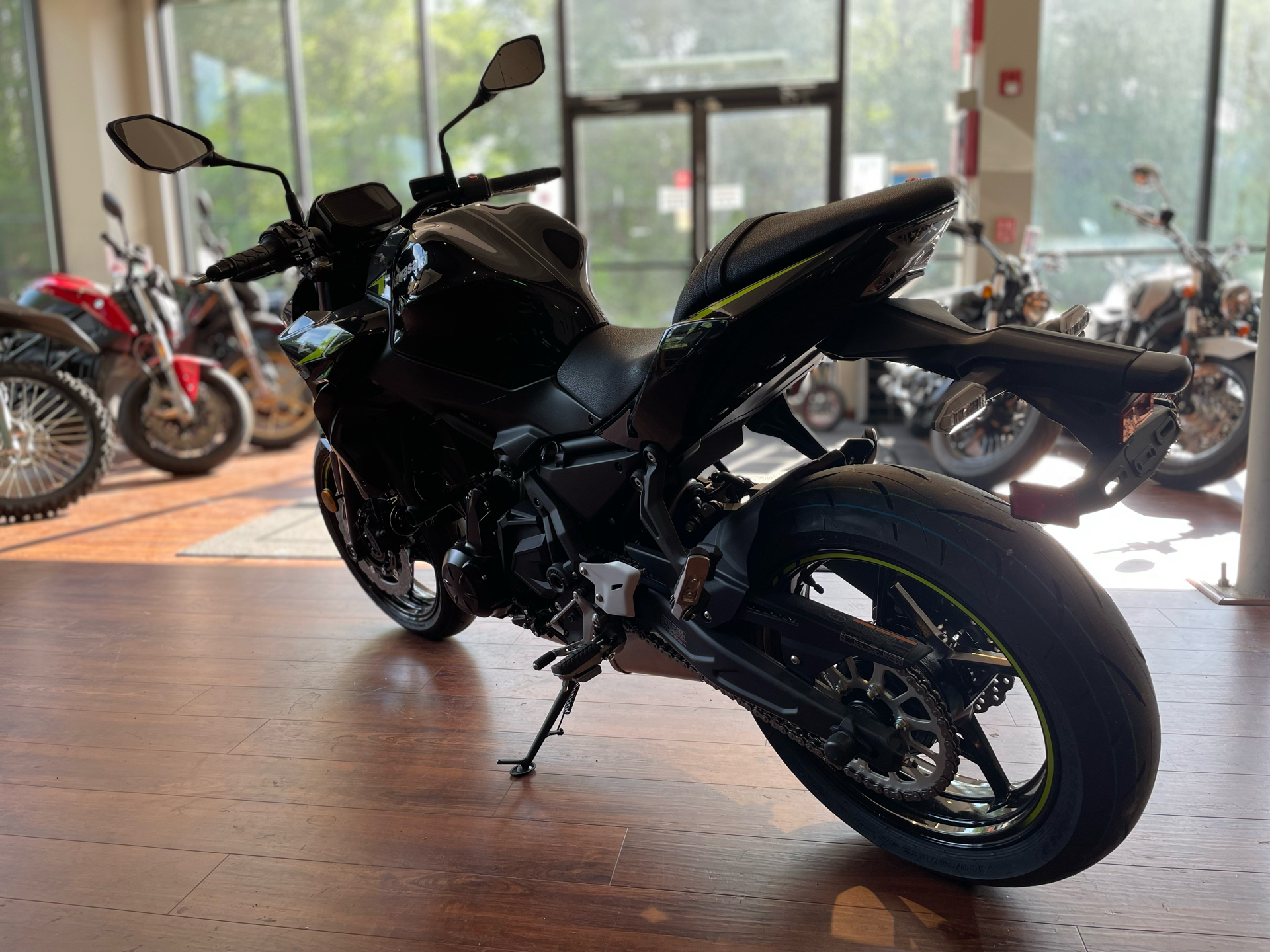 2024 Kawasaki Z650 in Tyngsboro, Massachusetts - Photo 14
