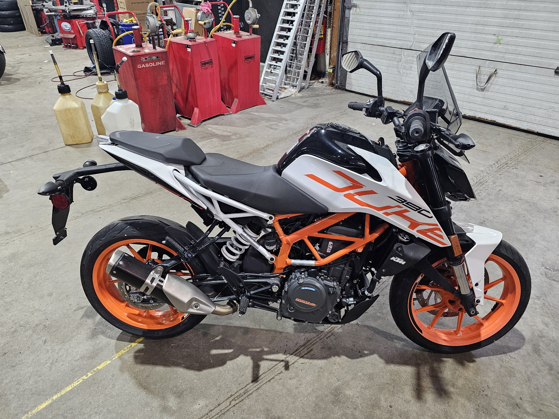 2020 KTM 390 Duke in Tyngsboro, Massachusetts - Photo 6