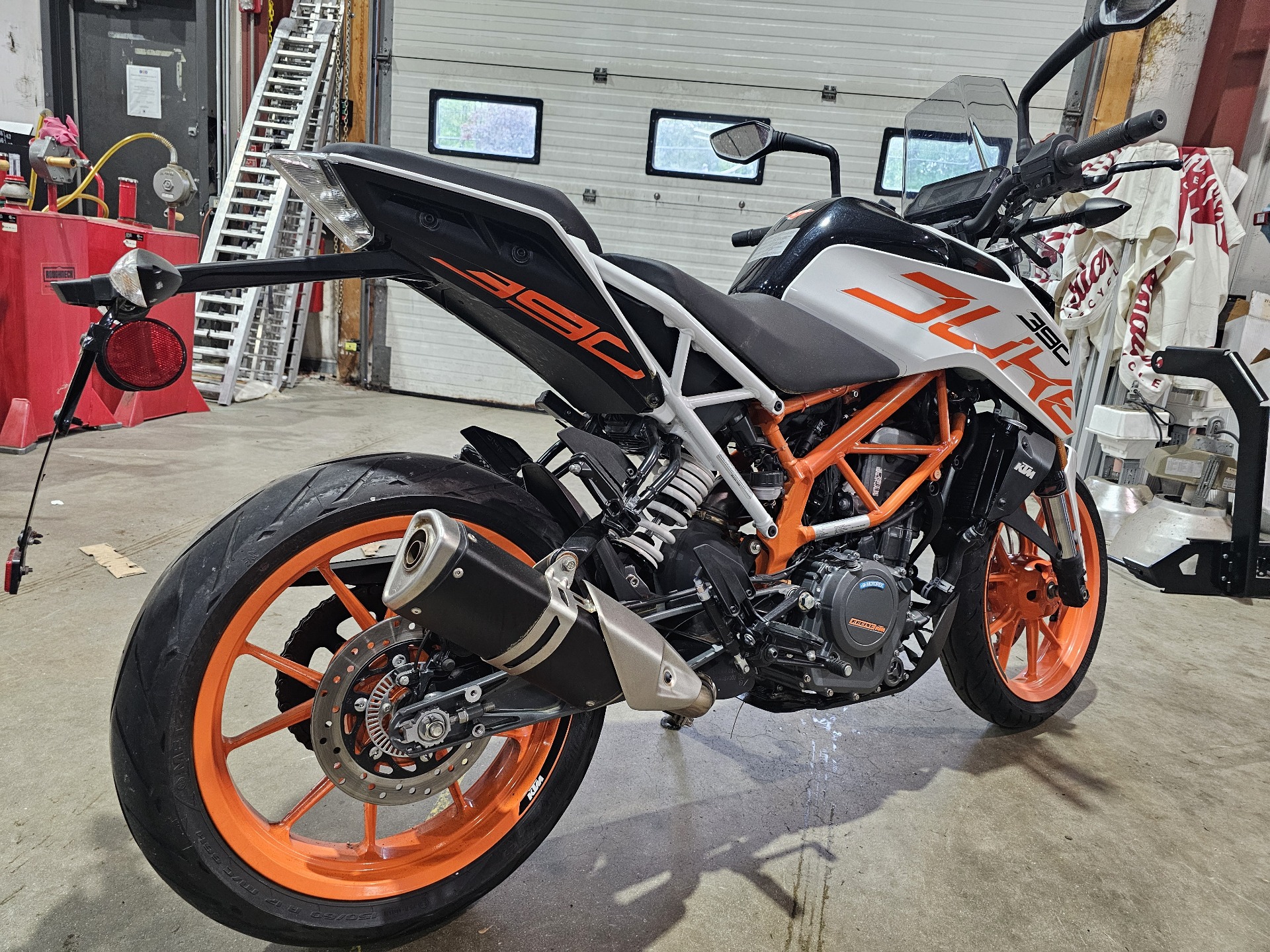 2020 KTM 390 Duke in Tyngsboro, Massachusetts - Photo 2