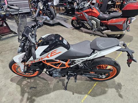 2020 KTM 390 Duke in Tyngsboro, Massachusetts - Photo 8