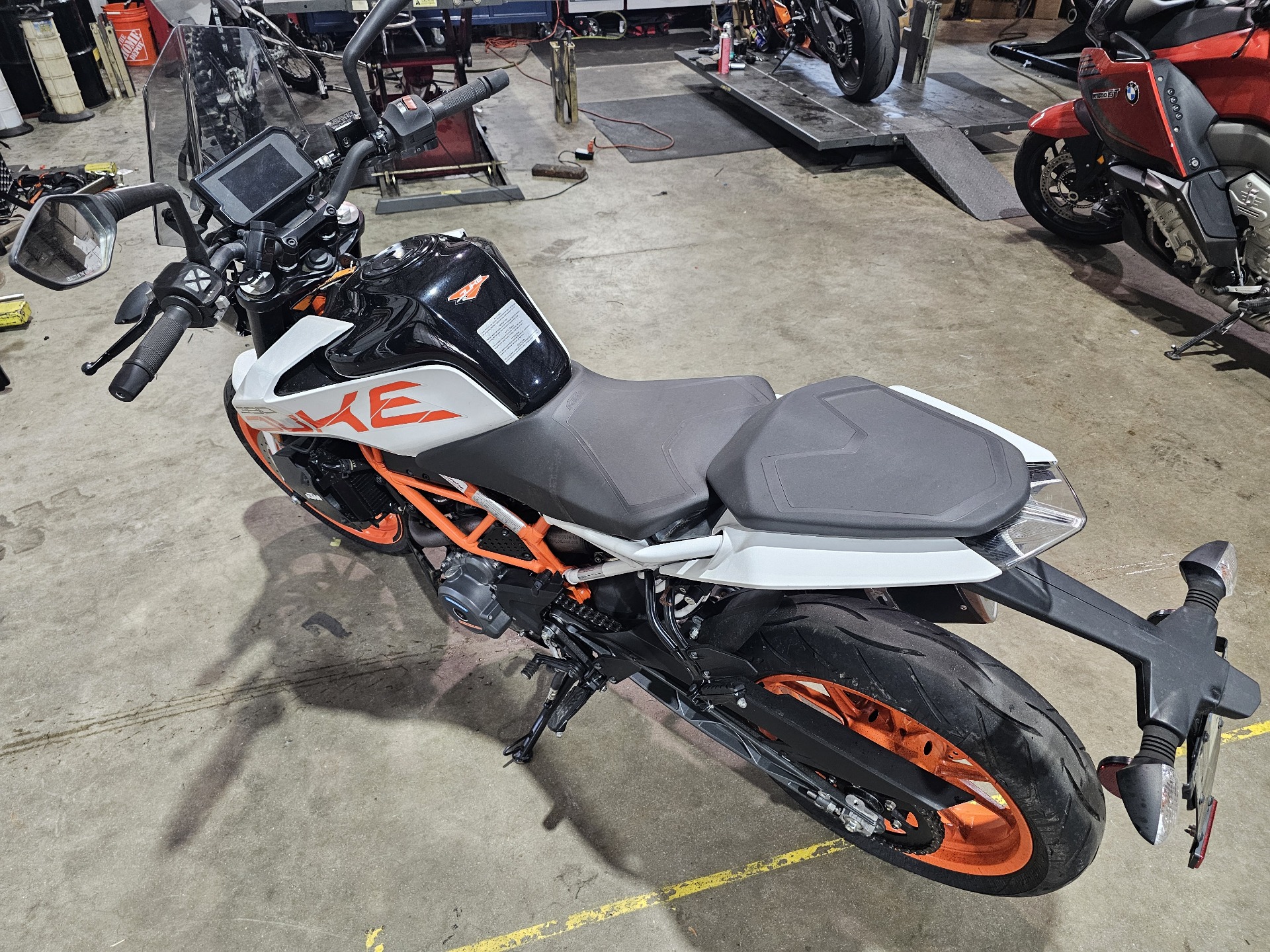 2020 KTM 390 Duke in Tyngsboro, Massachusetts - Photo 12