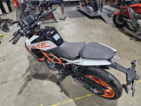 2020 KTM 390 Duke in Tyngsboro, Massachusetts - Photo 12