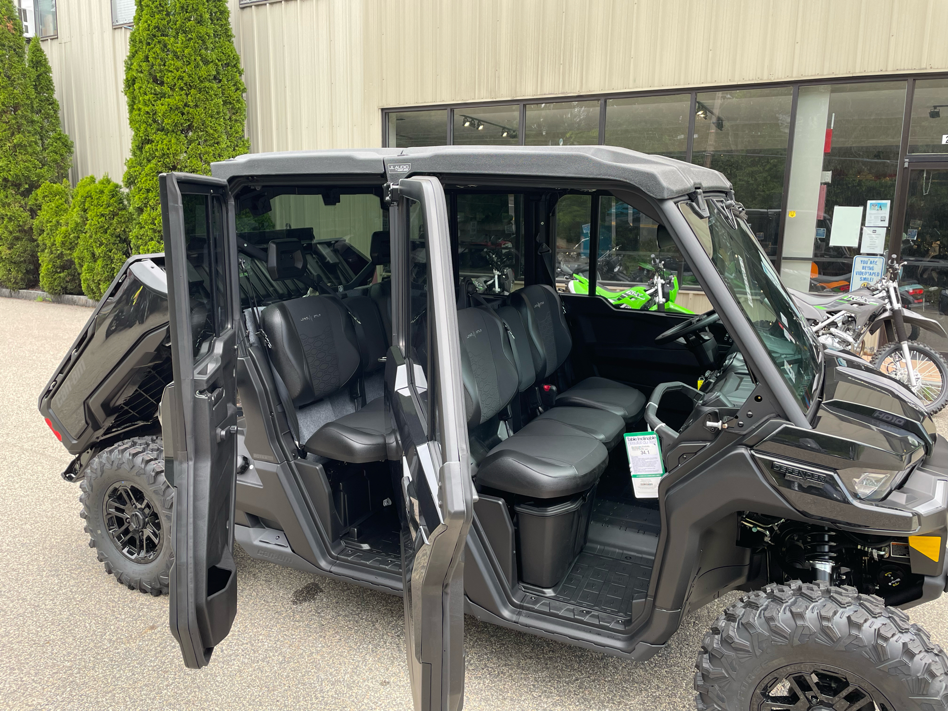2025 Can-Am Defender MAX Lone Star CAB in Tyngsboro, Massachusetts - Photo 19