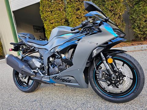 2025 Kawasaki Ninja ZX-6R ABS in Tyngsboro, Massachusetts - Photo 5