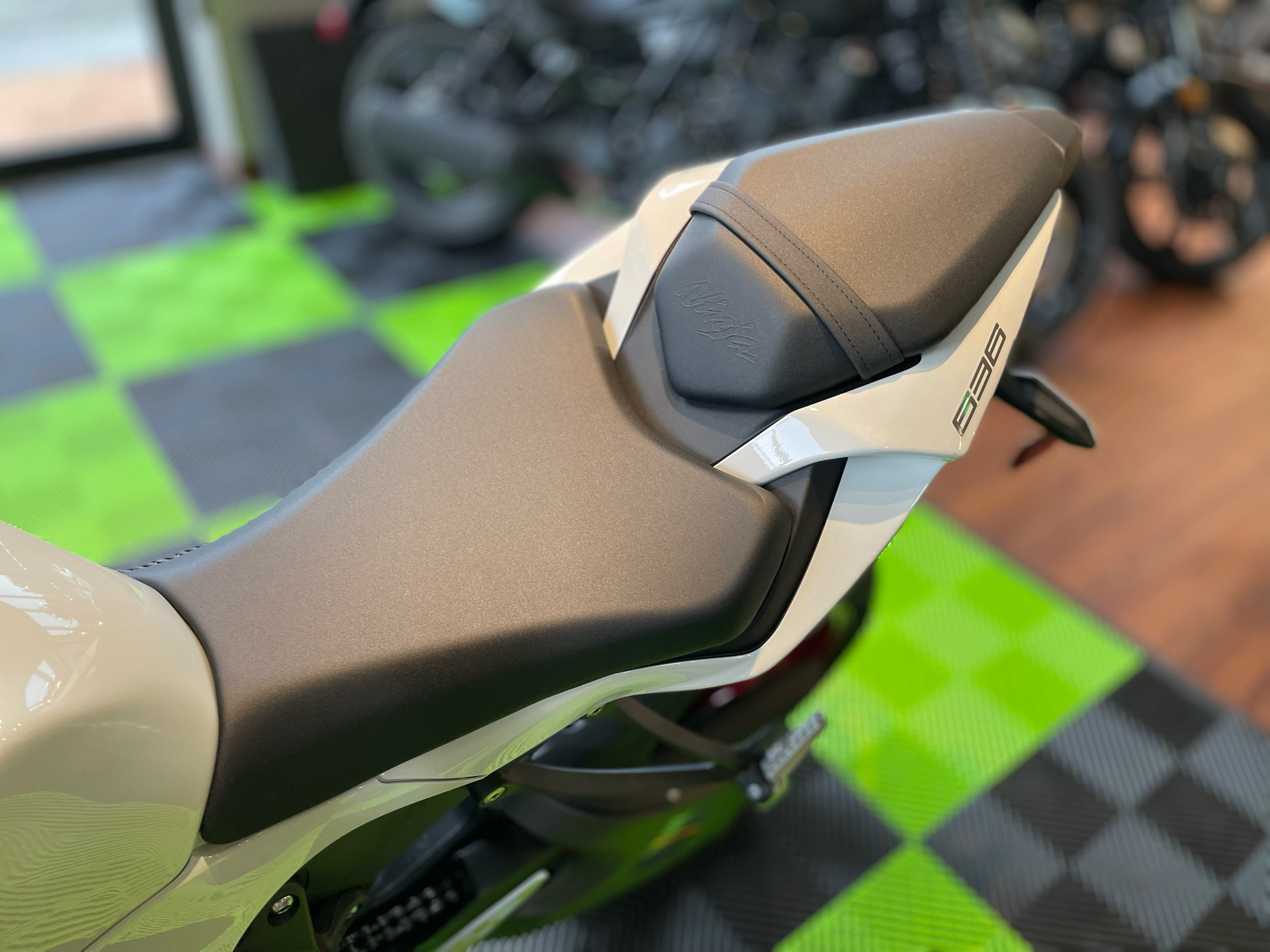 2025 Kawasaki Ninja ZX-6R in Tyngsboro, Massachusetts - Photo 9