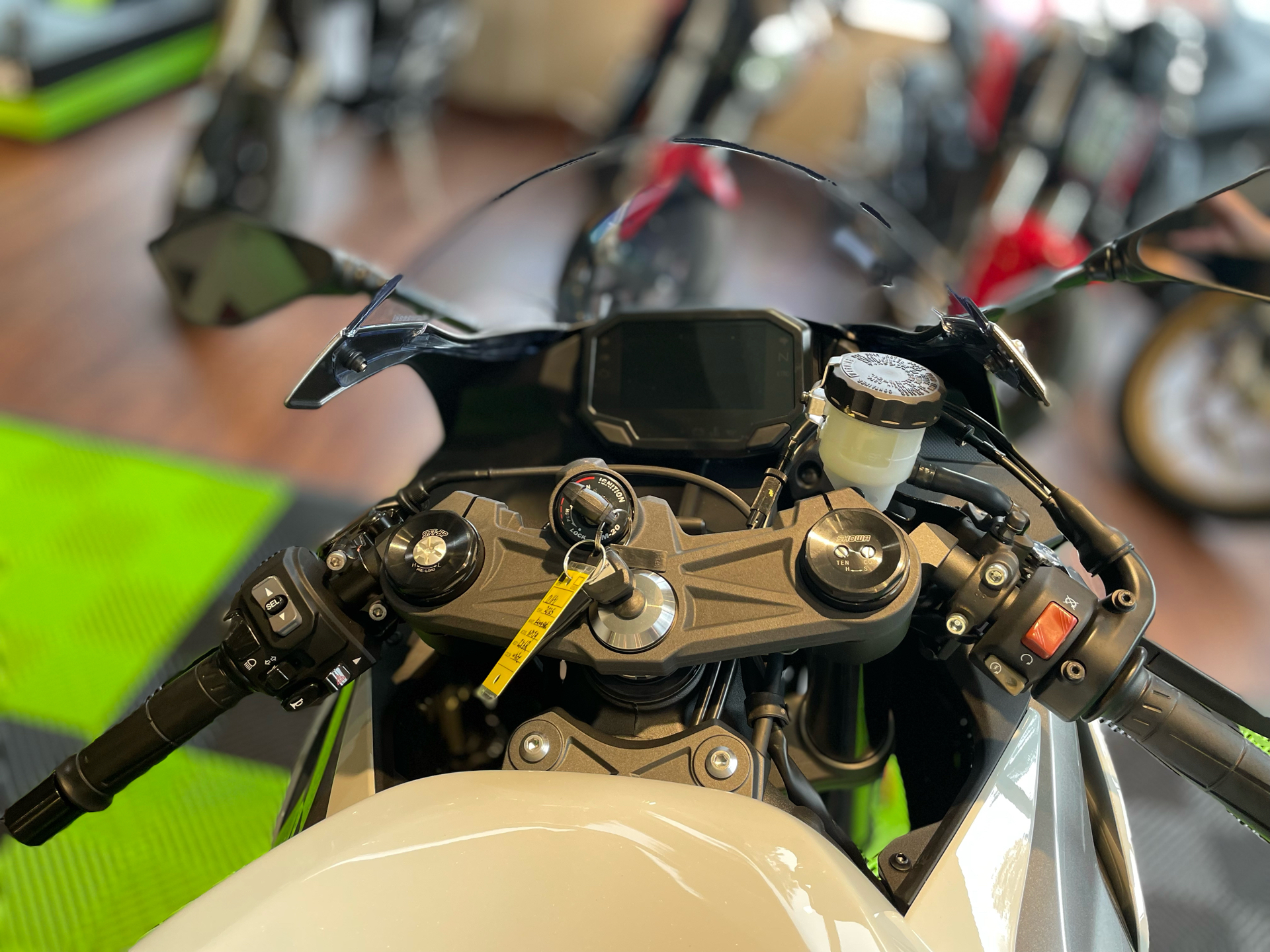 2025 Kawasaki Ninja ZX-6R in Tyngsboro, Massachusetts - Photo 20