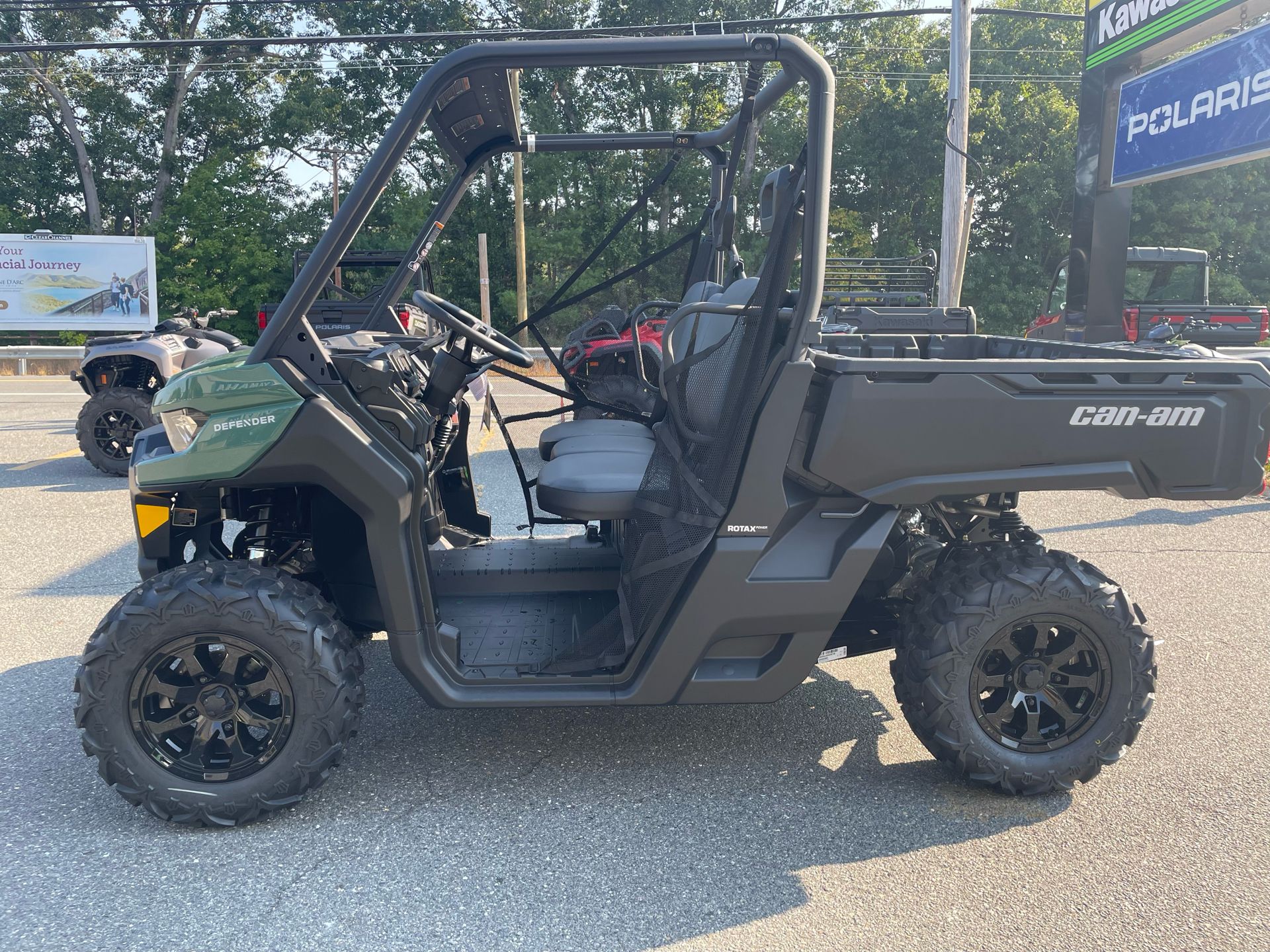 2025 Can-Am Defender DPS HD7 in Tyngsboro, Massachusetts - Photo 2