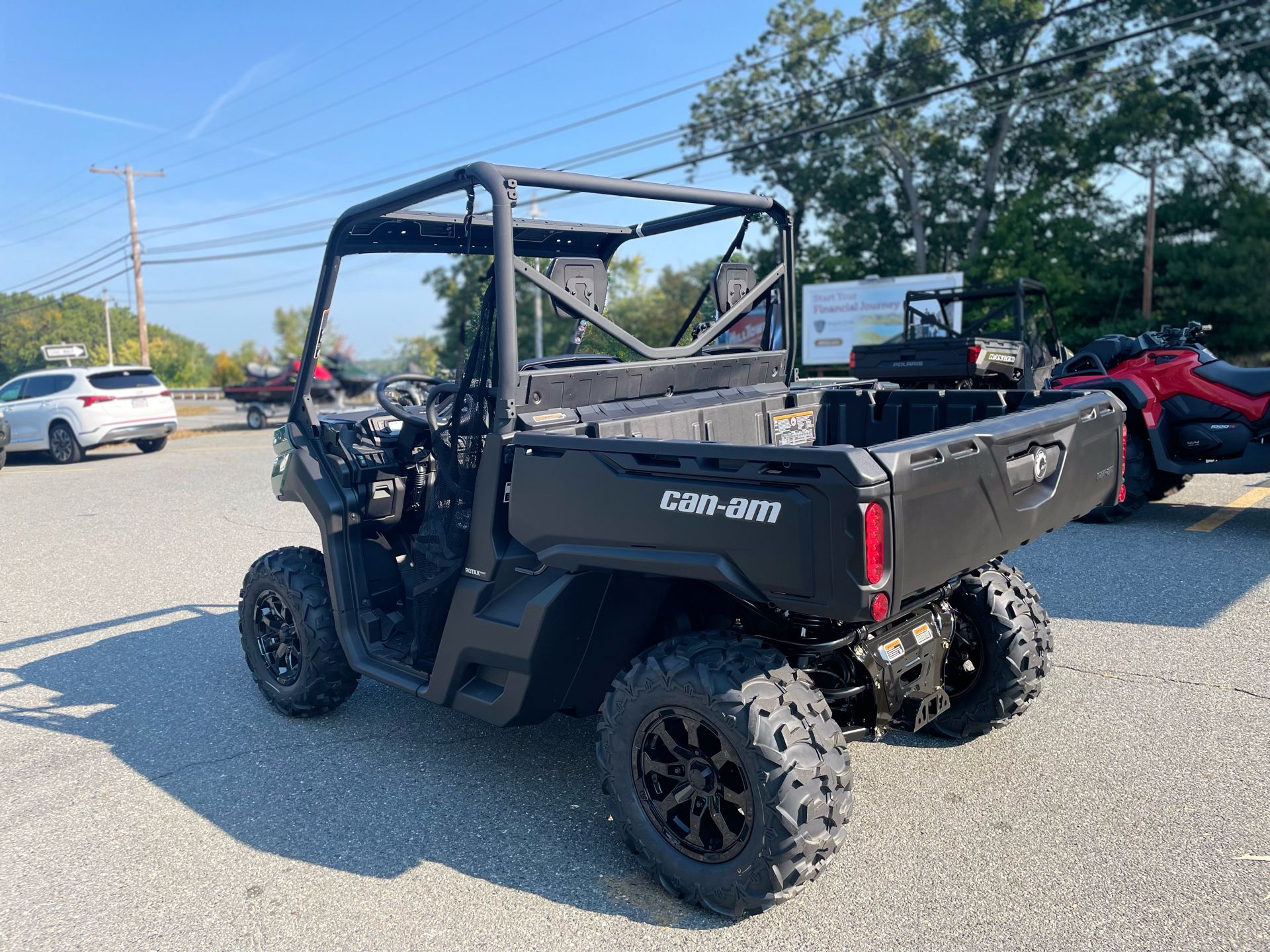 2025 Can-Am Defender DPS HD7 in Tyngsboro, Massachusetts - Photo 9