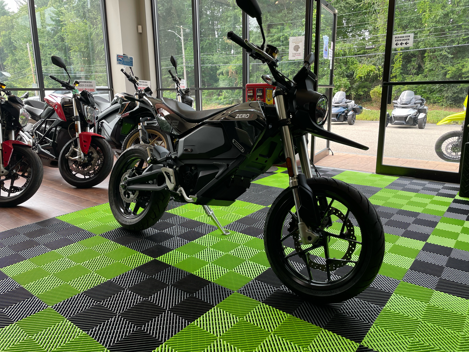 2023 Zero Motorcycles FXE ZF7.2 Integrated in Tyngsboro, Massachusetts - Photo 9