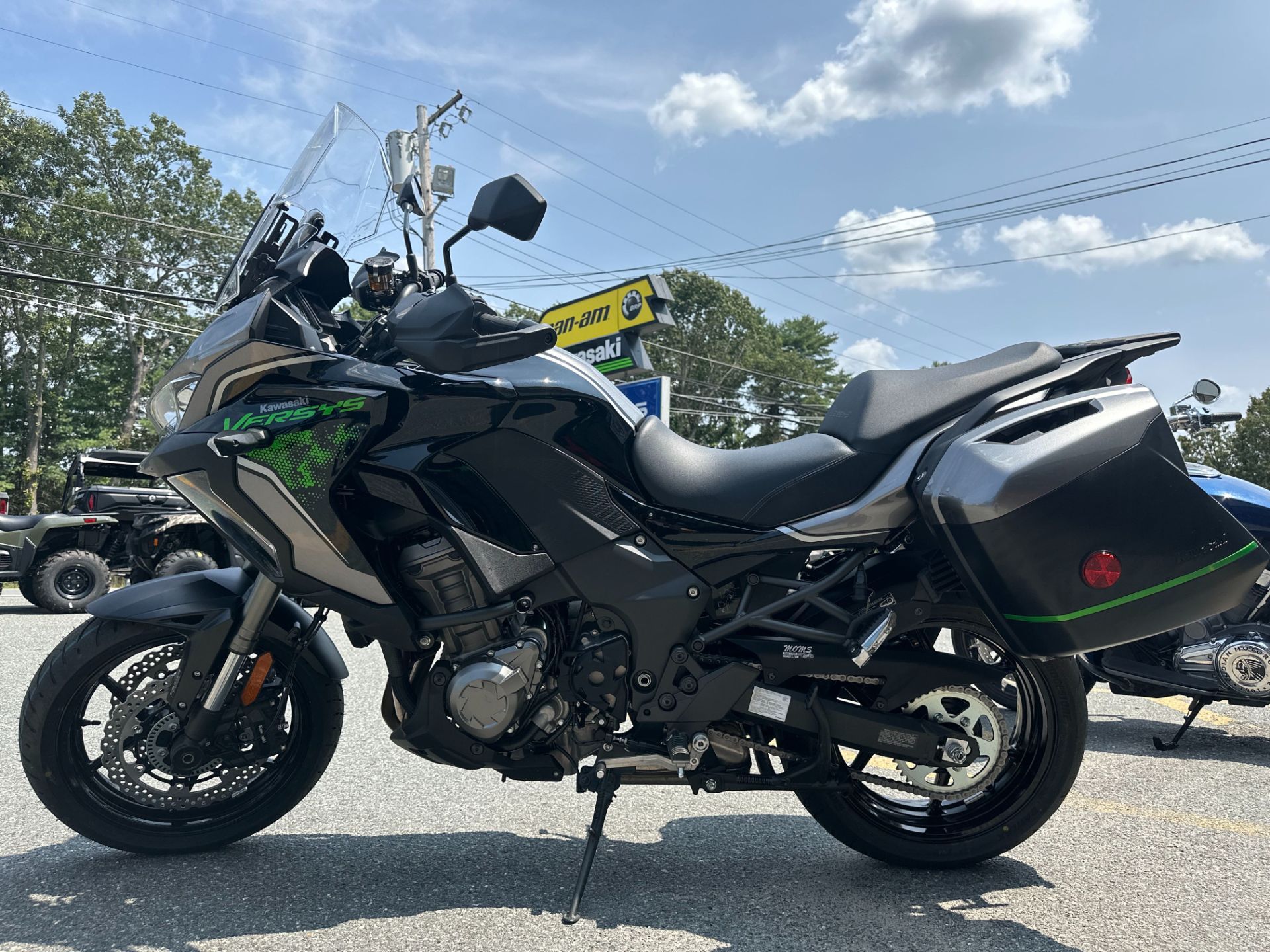 2023 Kawasaki Versys 1000 SE LT+ in Tyngsboro, Massachusetts - Photo 2