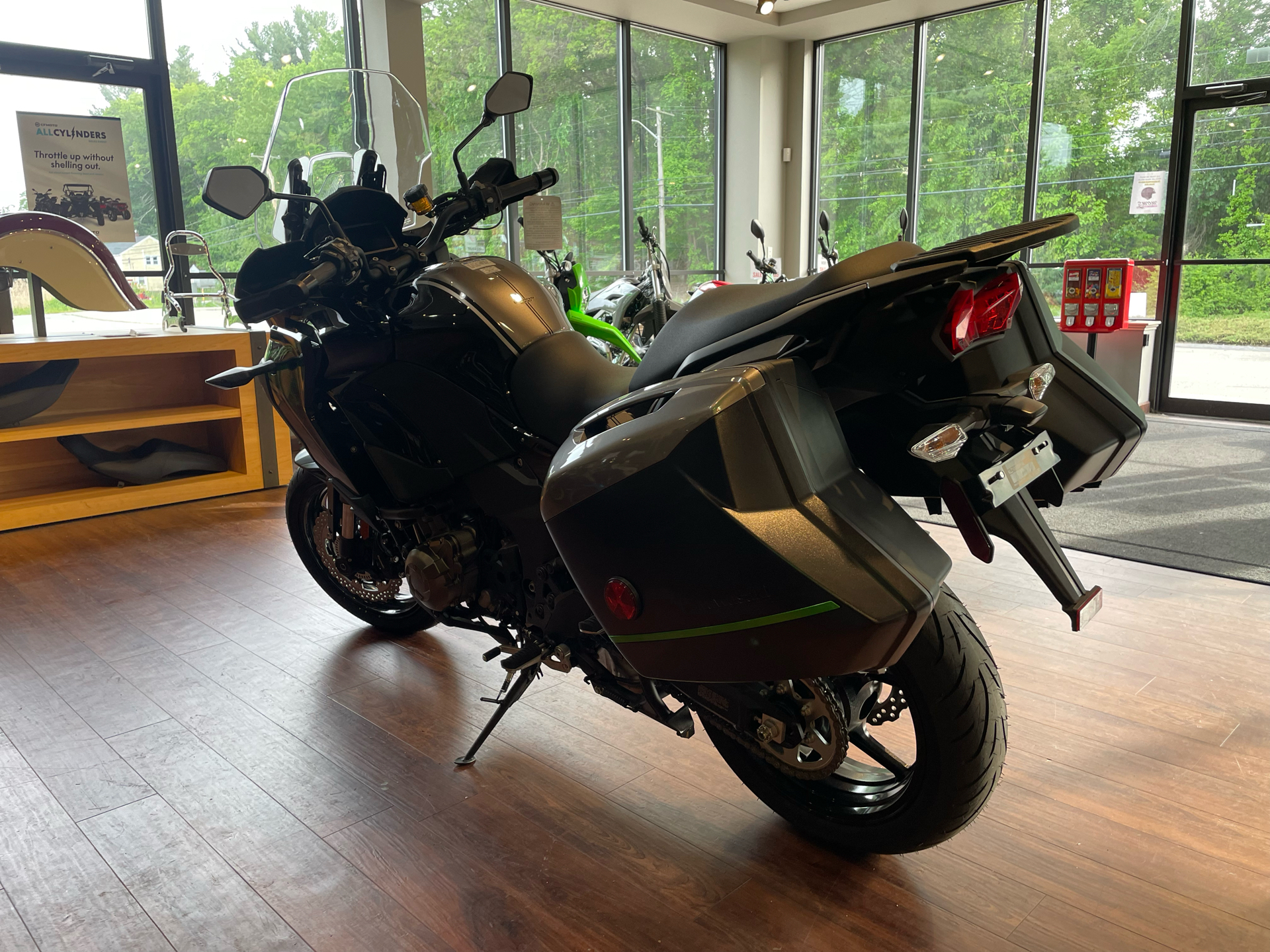2023 Kawasaki Versys 1000 SE LT+ in Tyngsboro, Massachusetts - Photo 21