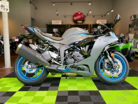 ma★ New 2026 Kawasaki Ninja® ZX™-6R Metallic Matte Dark Gray / Ebony
