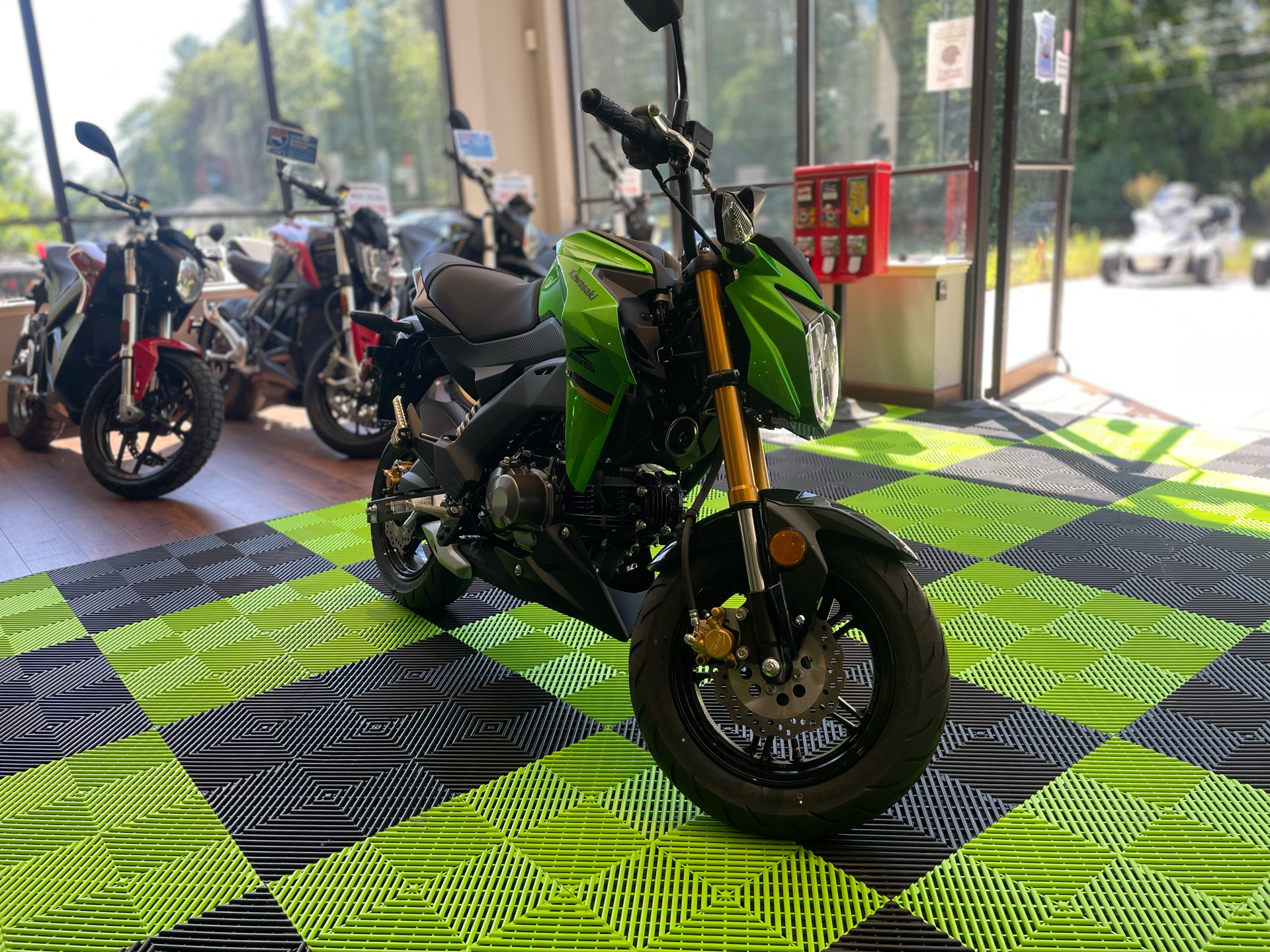2024 Kawasaki Z125 Pro in Tyngsboro, Massachusetts - Photo 8