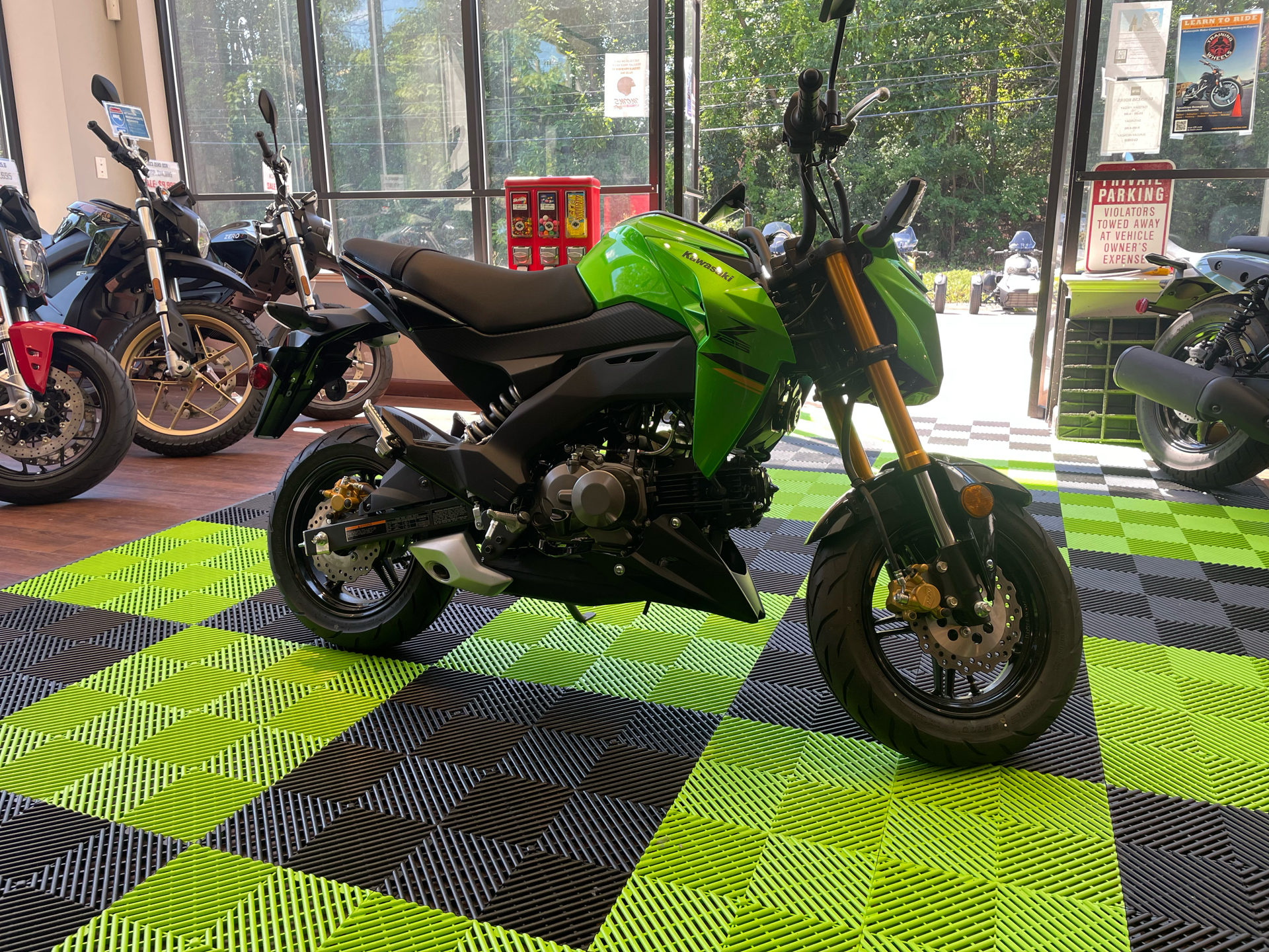 2024 Kawasaki Z125 Pro in Tyngsboro, Massachusetts - Photo 9