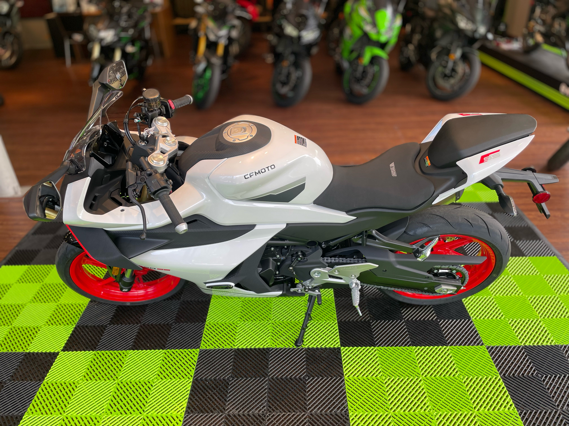 2025 CFMOTO 450SS in Tyngsboro, Massachusetts - Photo 17