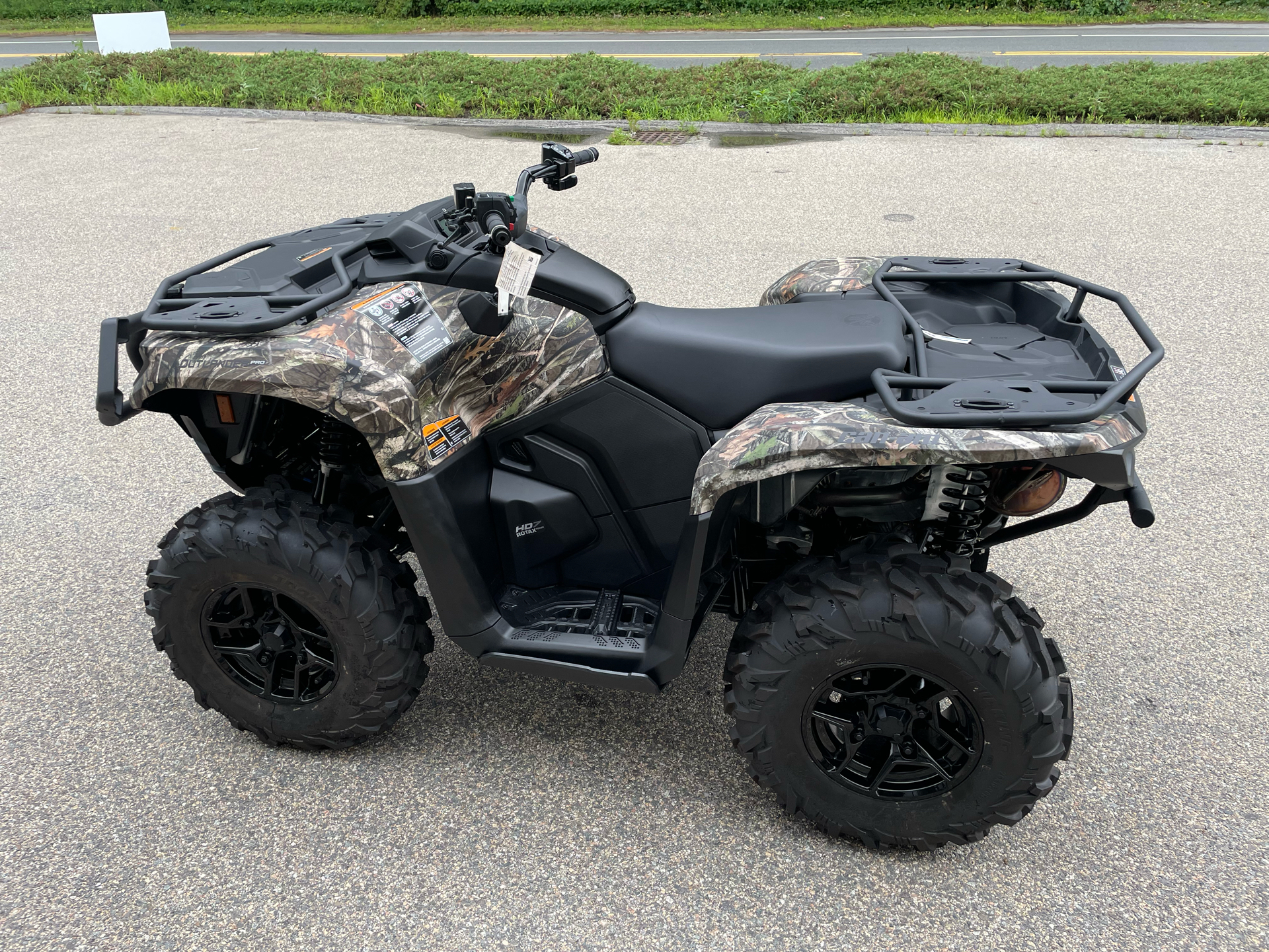 2025 Can-Am Outlander PRO Hunting Edition HD7 in Tyngsboro, Massachusetts - Photo 8