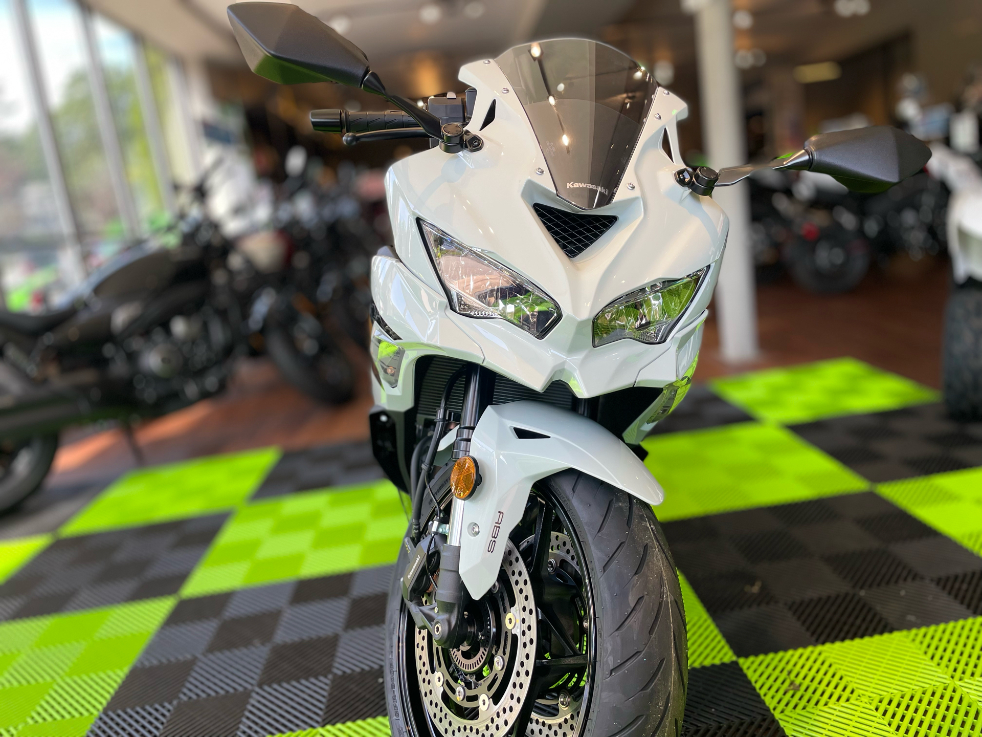 2026 Kawasaki Ninja ZX-4RR ABS in Tyngsboro, Massachusetts - Photo 10