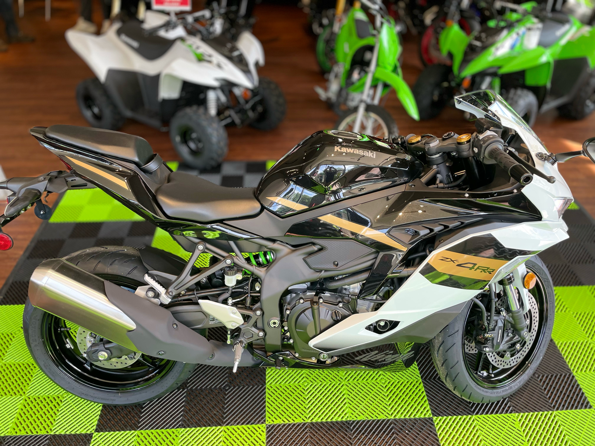 2026 Kawasaki Ninja ZX-4RR ABS in Tyngsboro, Massachusetts - Photo 13