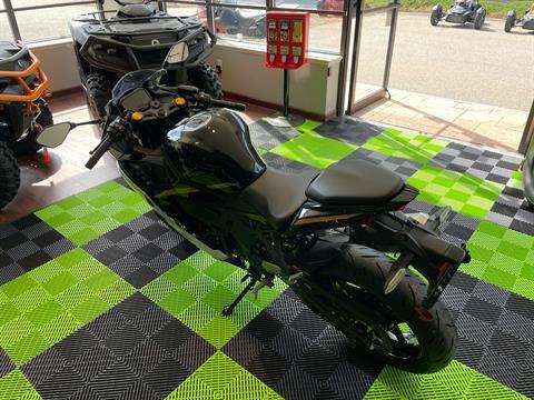 2026 Kawasaki Ninja ZX-4RR ABS in Tyngsboro, Massachusetts - Photo 17