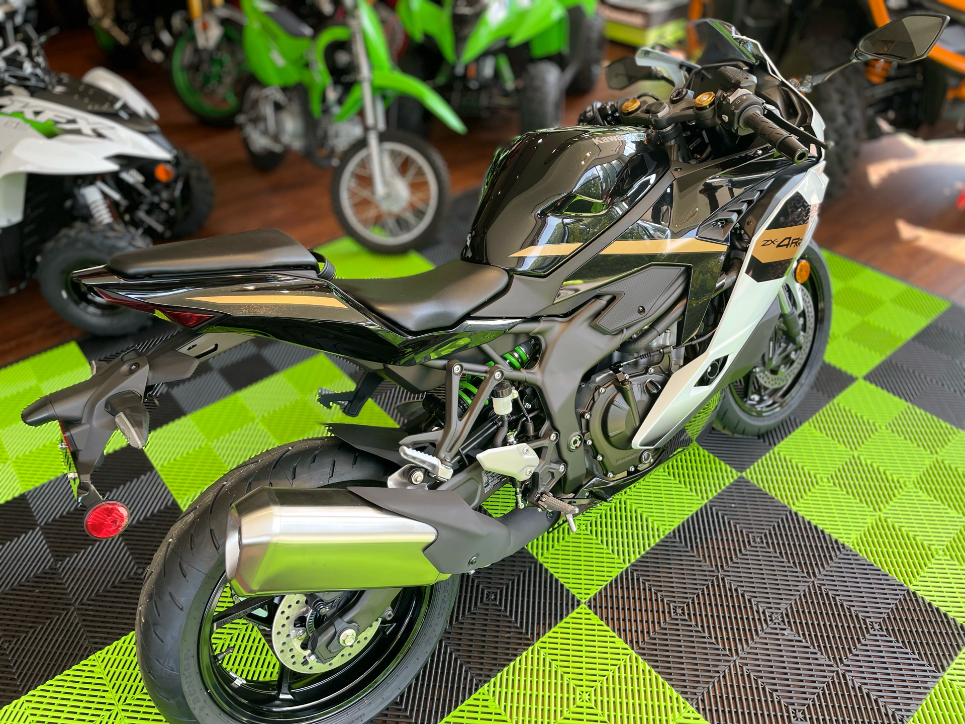 2026 Kawasaki Ninja ZX-4RR ABS in Tyngsboro, Massachusetts - Photo 21