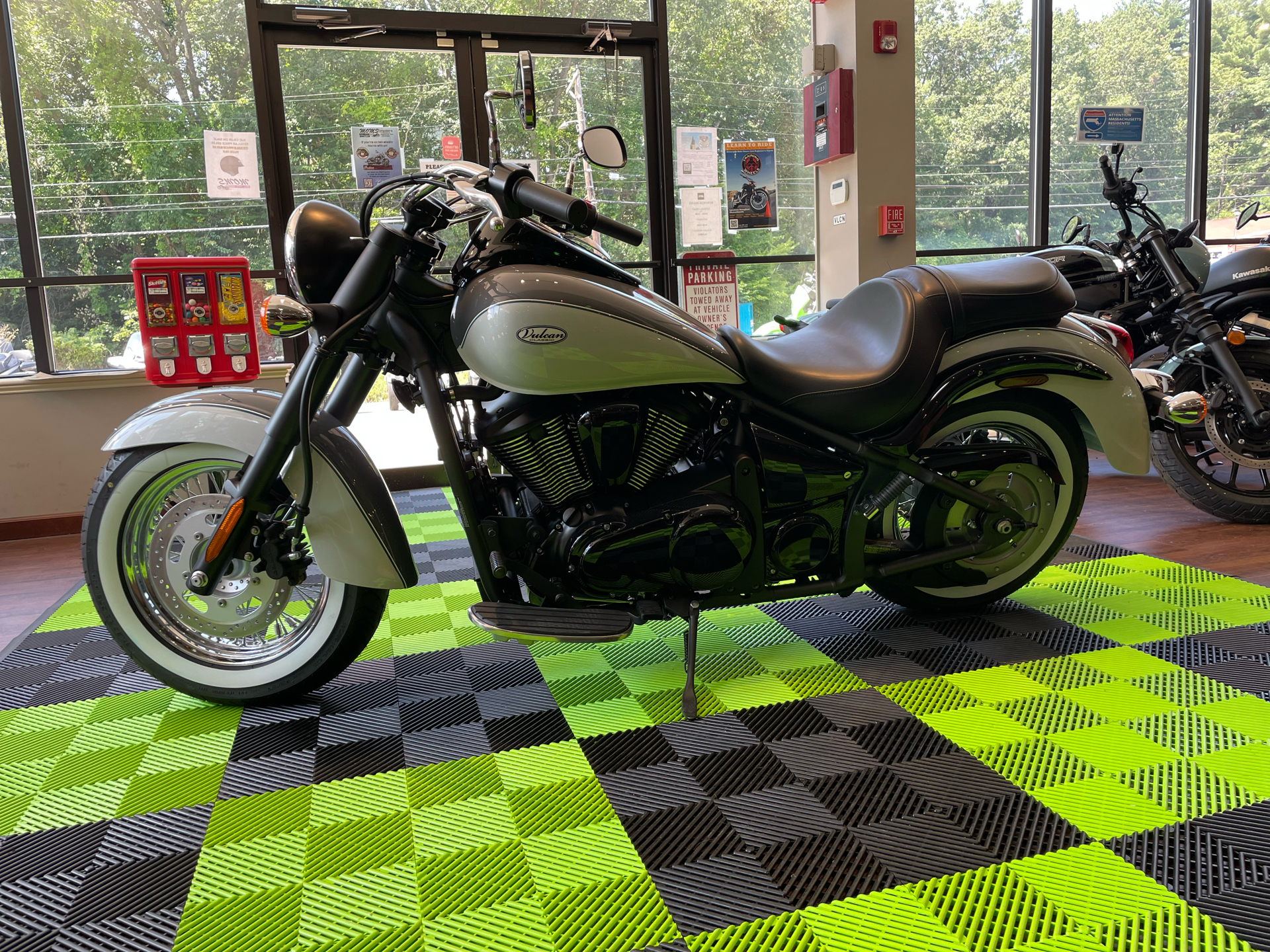 2024 Kawasaki Vulcan 900 Classic in Tyngsboro, Massachusetts - Photo 7