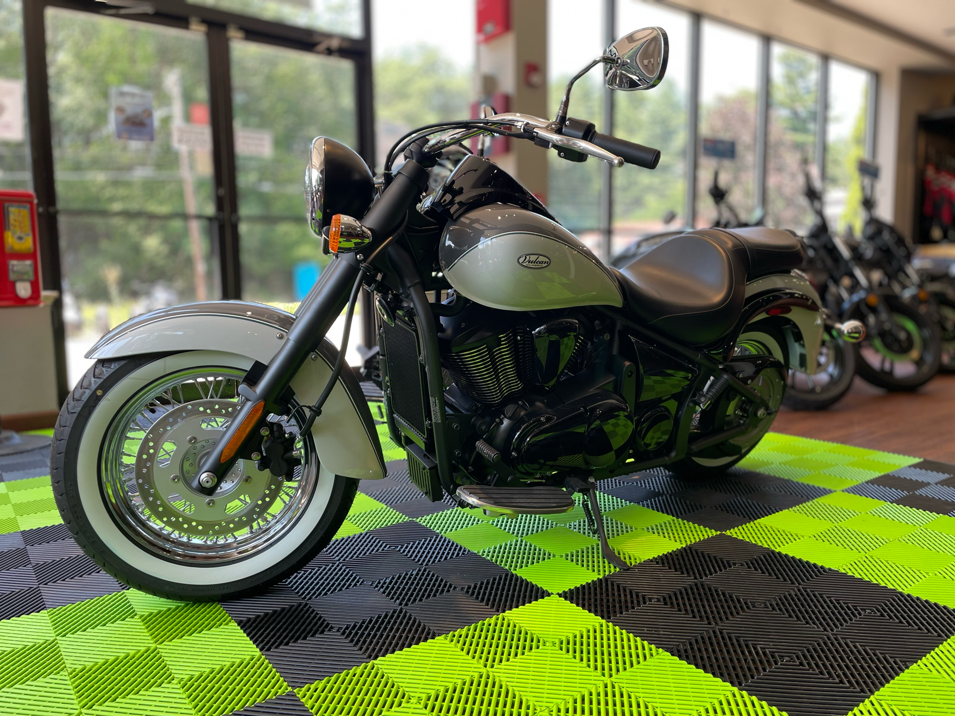 2024 Kawasaki Vulcan 900 Classic in Tyngsboro, Massachusetts - Photo 9