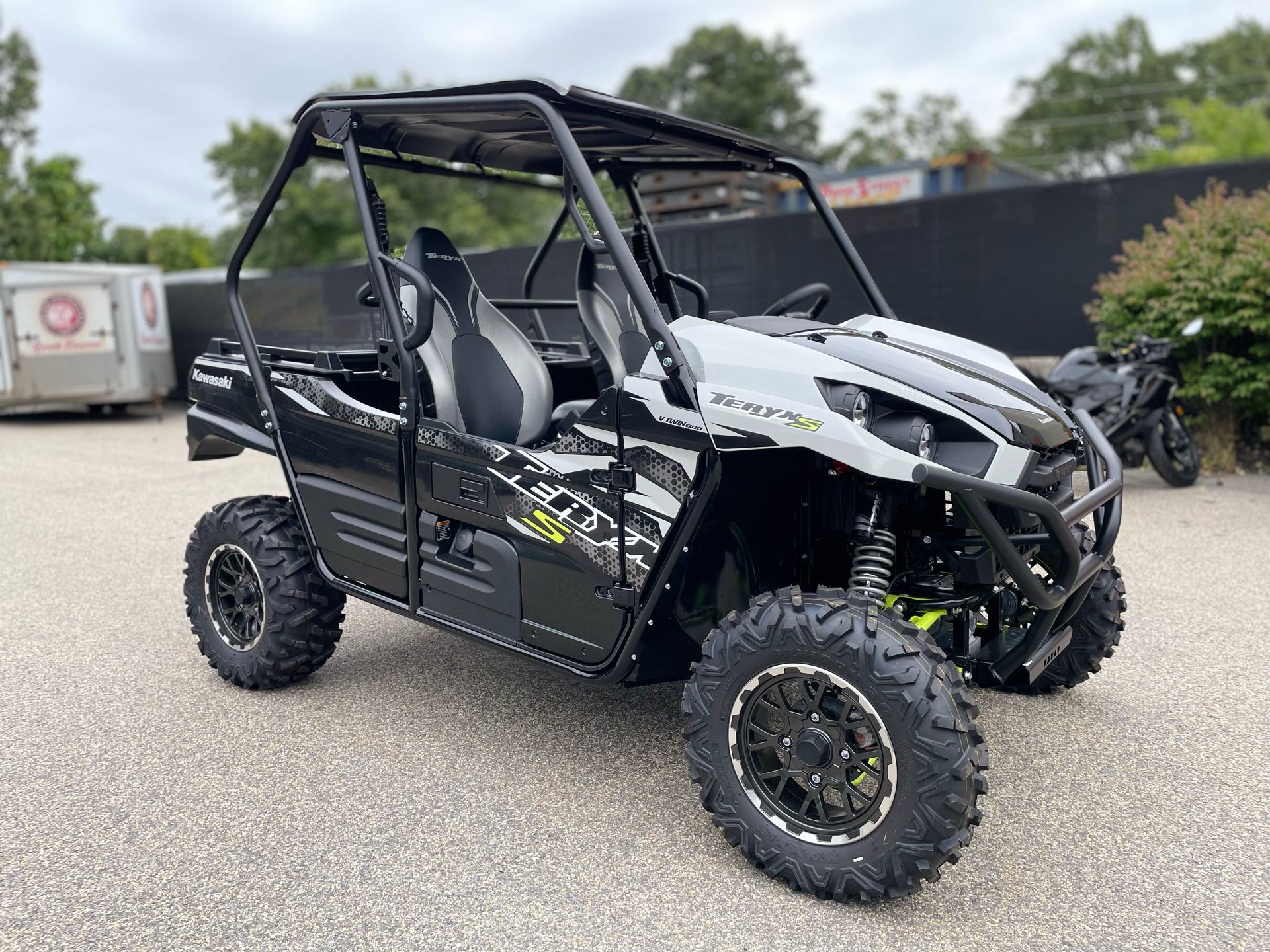 2025 Kawasaki Teryx S LE in Tyngsboro, Massachusetts - Photo 3