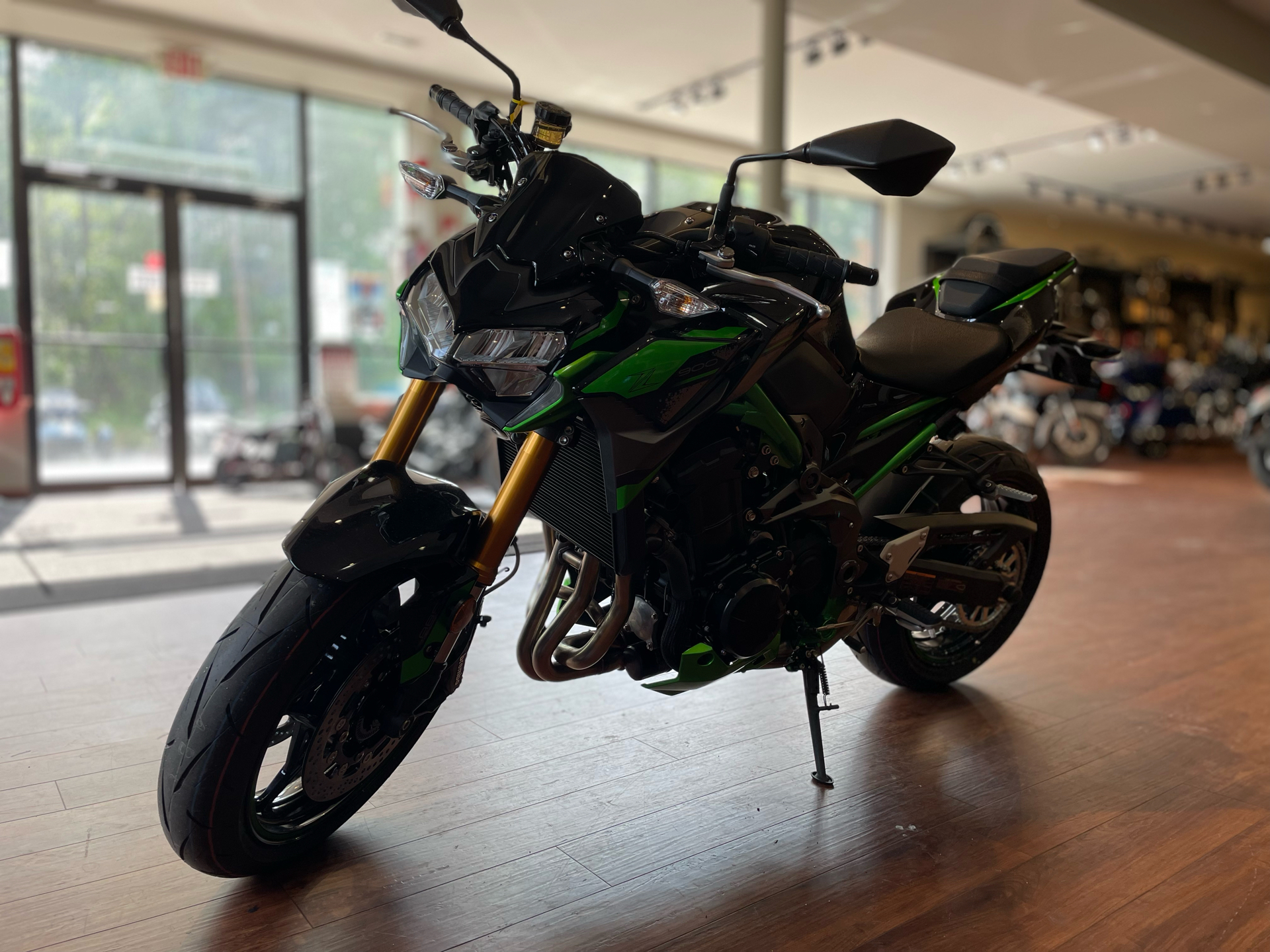 2024 Kawasaki Z900 SE ABS in Tyngsboro, Massachusetts - Photo 2