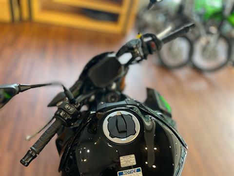 2024 Kawasaki Z900 SE ABS in Tyngsboro, Massachusetts - Photo 10