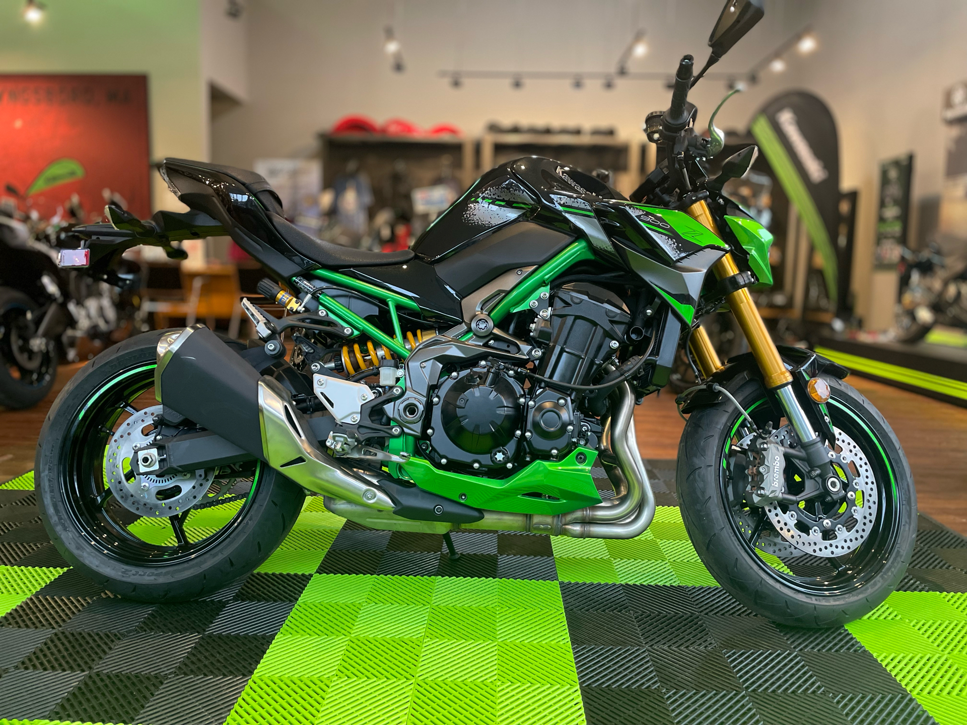 2024 Kawasaki Z900 SE ABS in Tyngsboro, Massachusetts - Photo 1