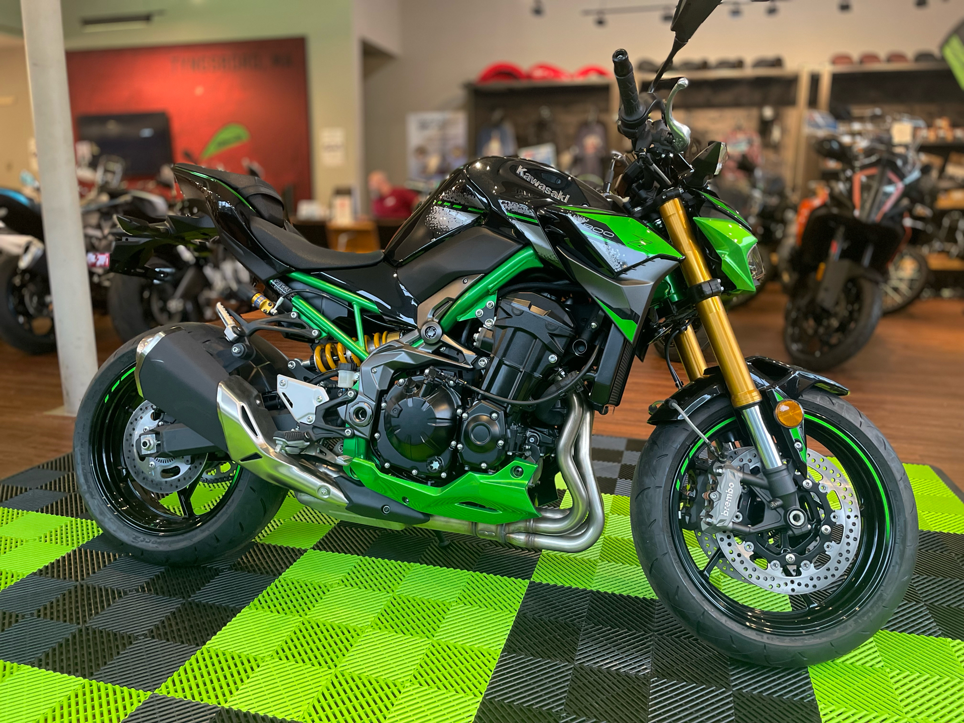 2024 Kawasaki Z900 SE ABS in Tyngsboro, Massachusetts - Photo 3