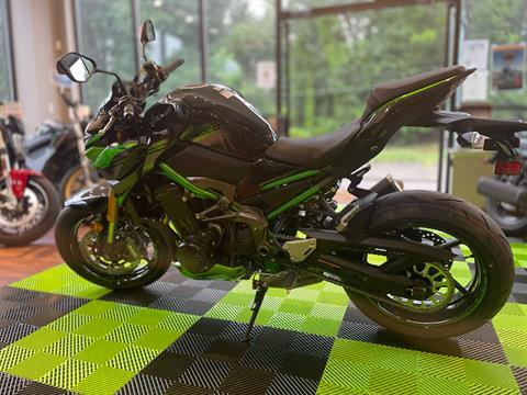 2024 Kawasaki Z900 SE ABS in Tyngsboro, Massachusetts - Photo 10