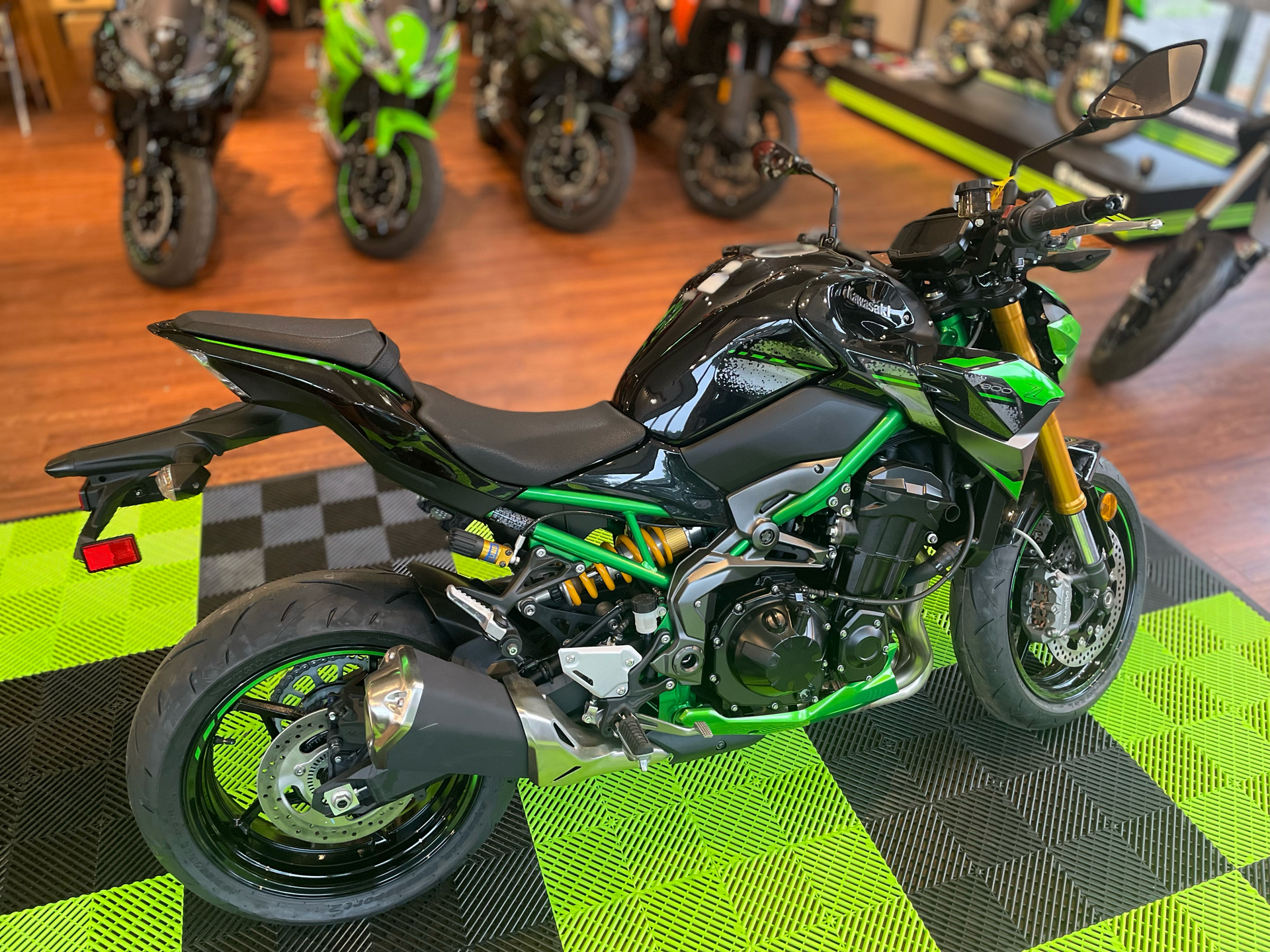 2024 Kawasaki Z900 SE ABS in Tyngsboro, Massachusetts - Photo 12