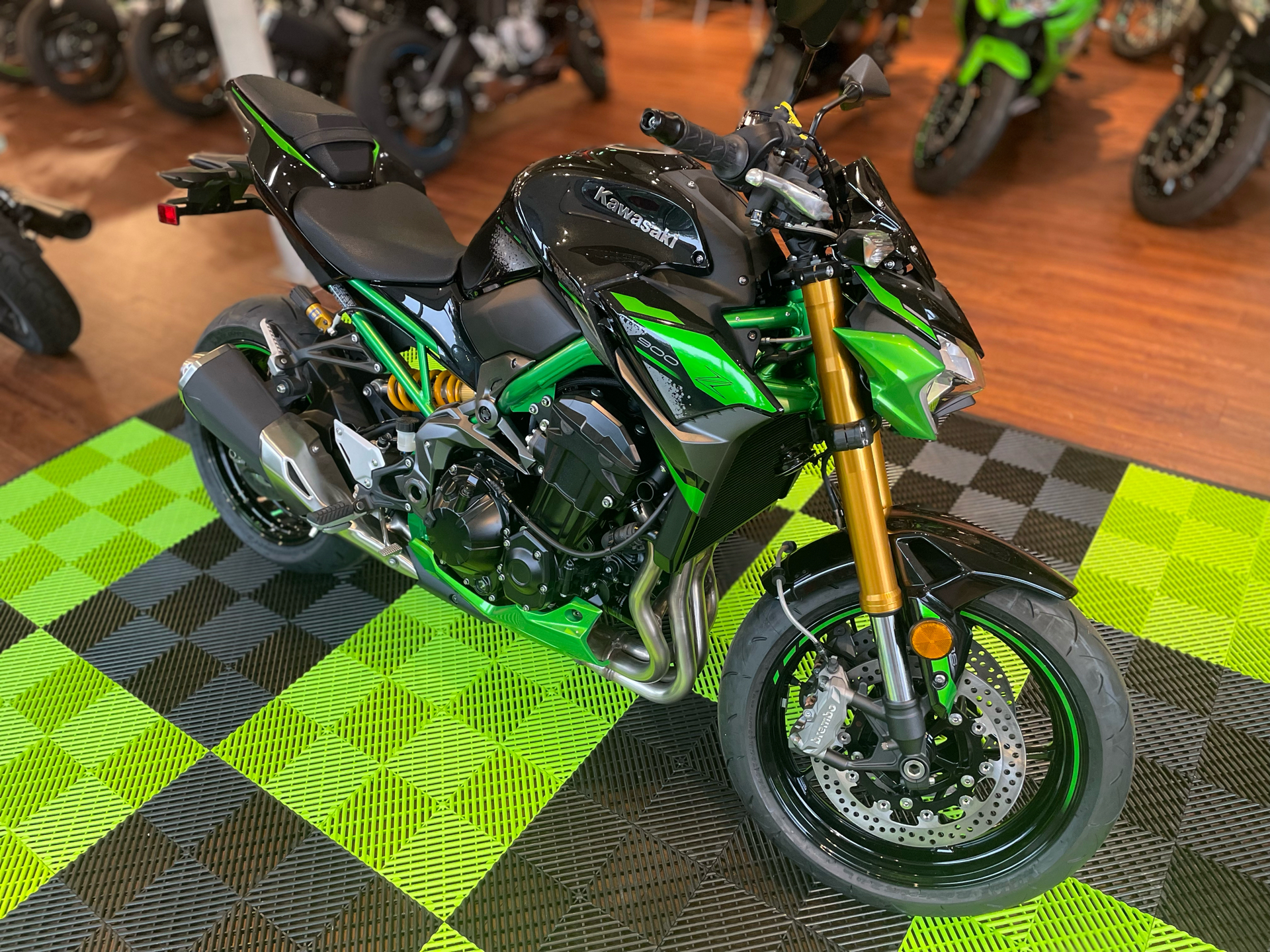 2024 Kawasaki Z900 SE ABS in Tyngsboro, Massachusetts - Photo 9