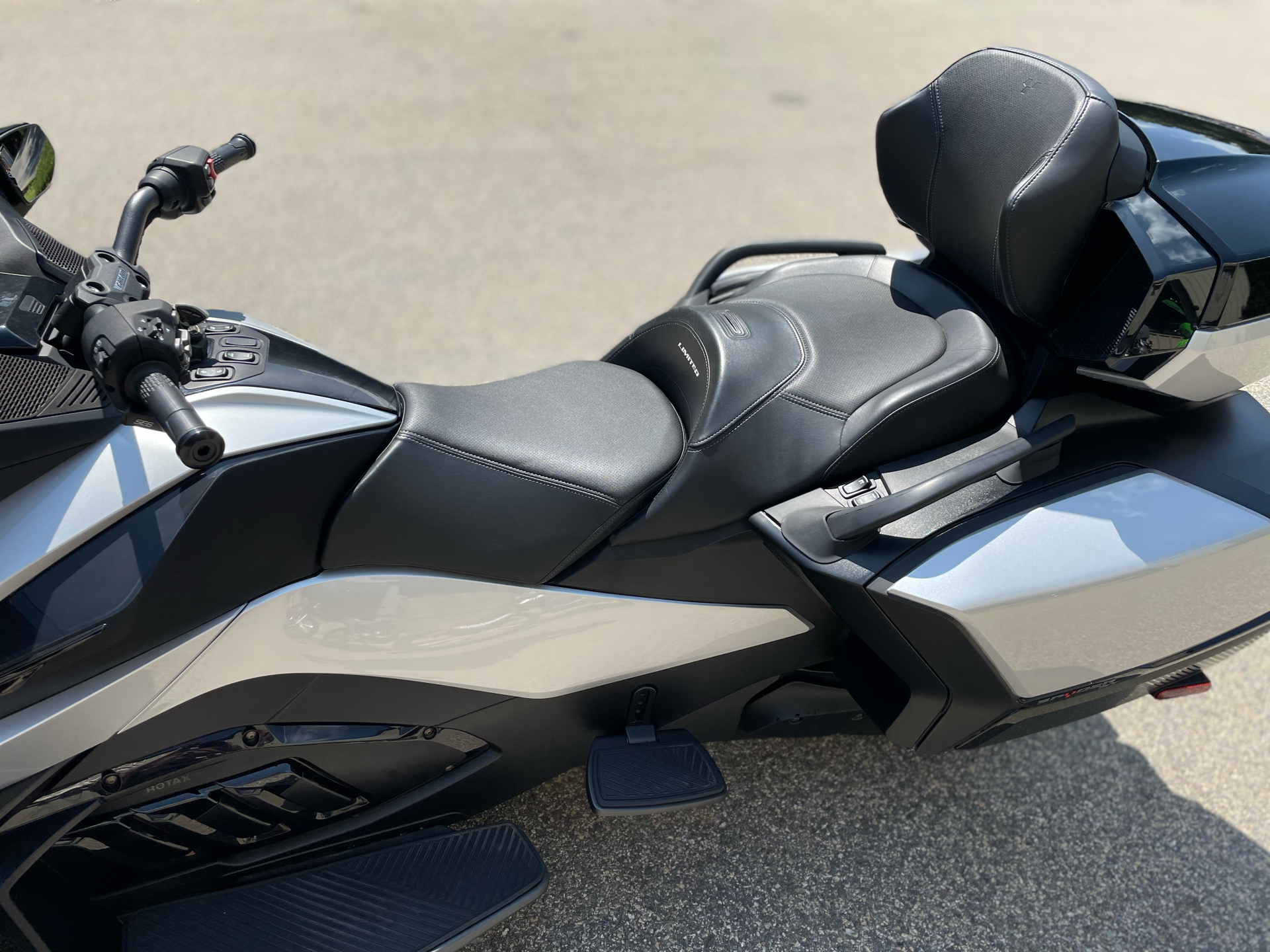 2024 Can-Am Spyder RT Limited in Tyngsboro, Massachusetts - Photo 16